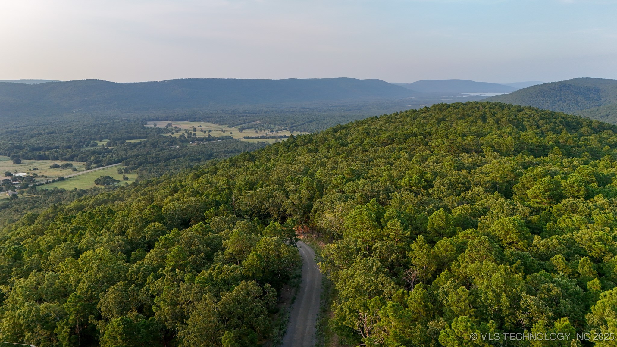 6 Moonshine Drive Property Photo 8