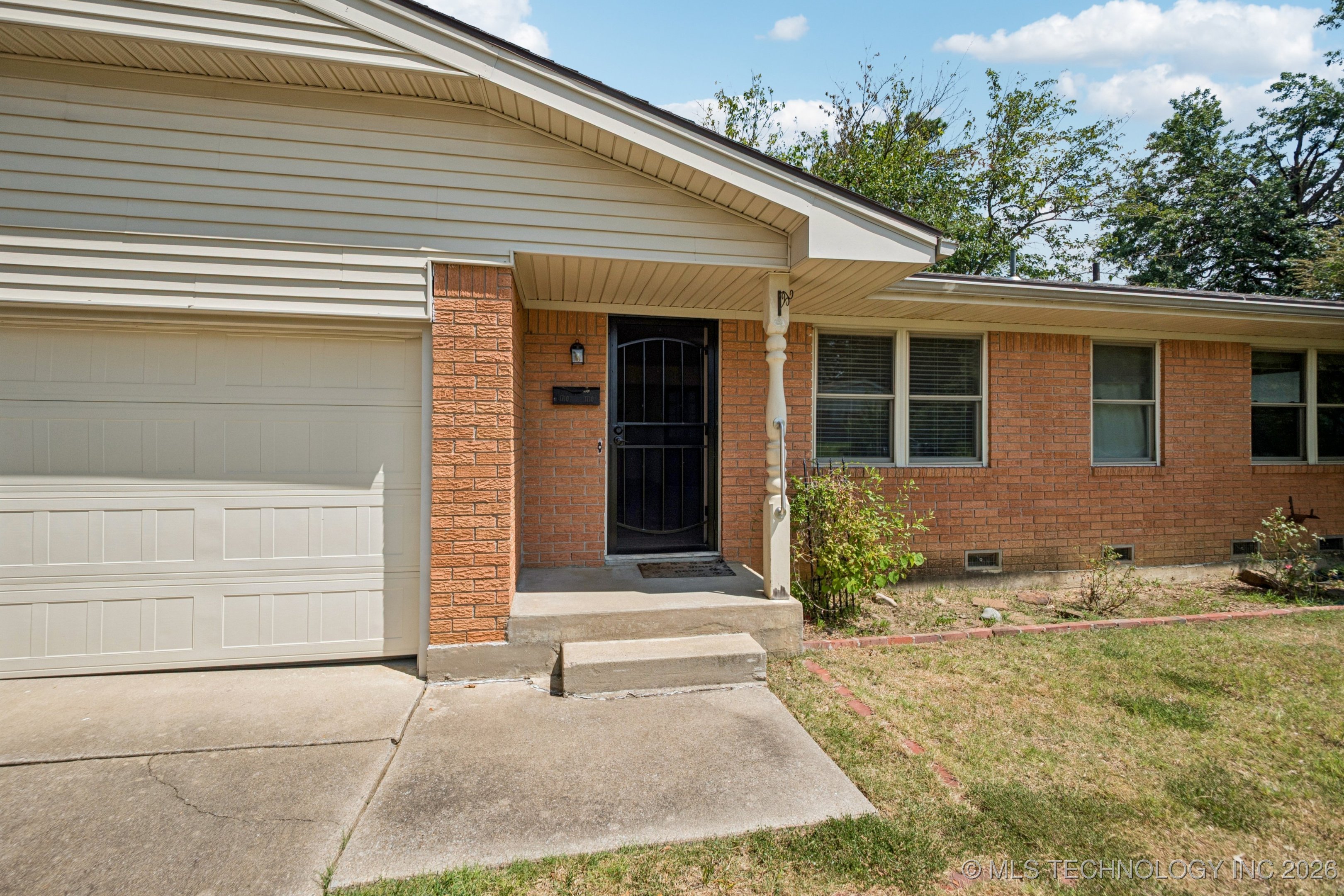 1710 Louise Drive Property Photo 2