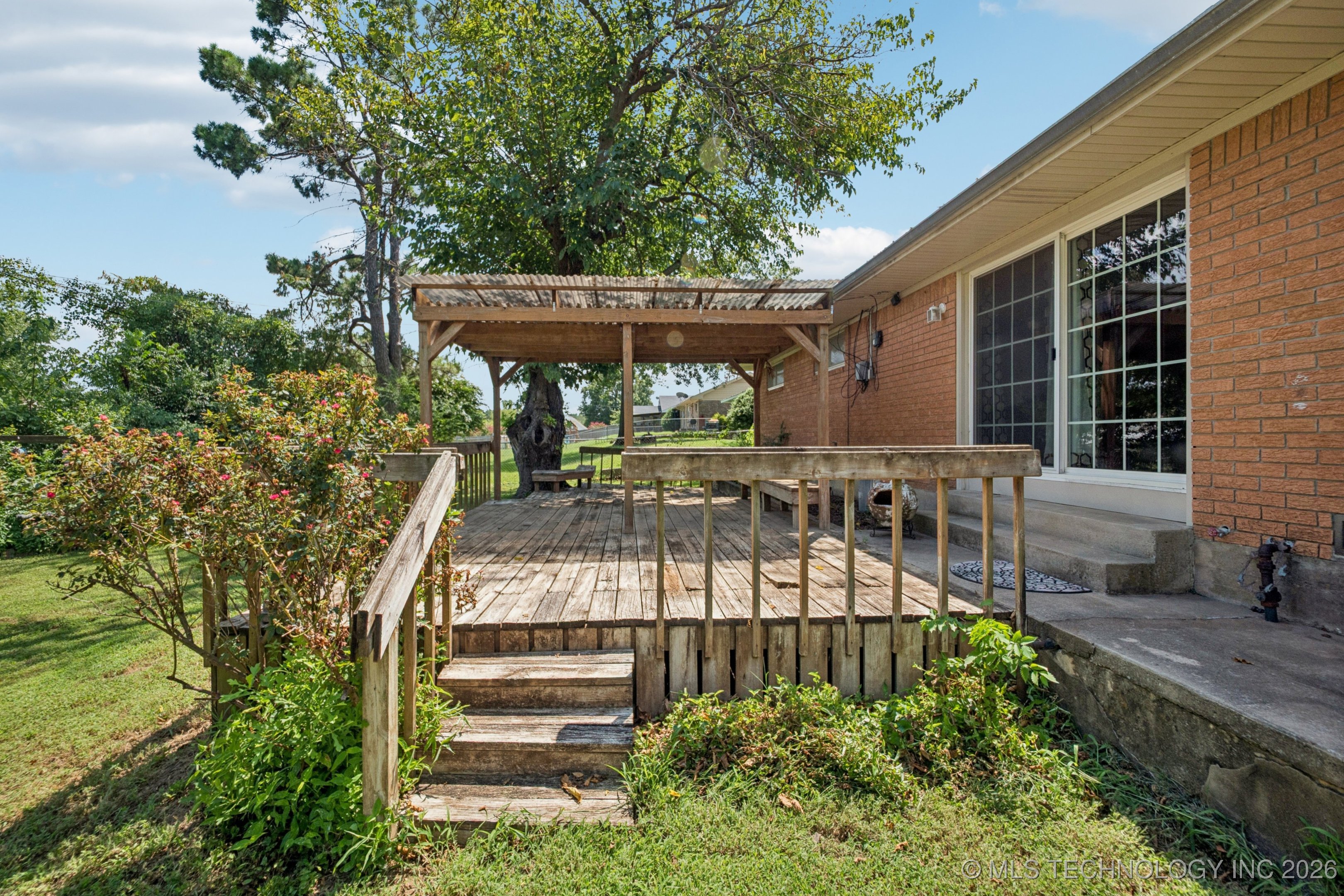 1710 Louise Drive Property Photo 4