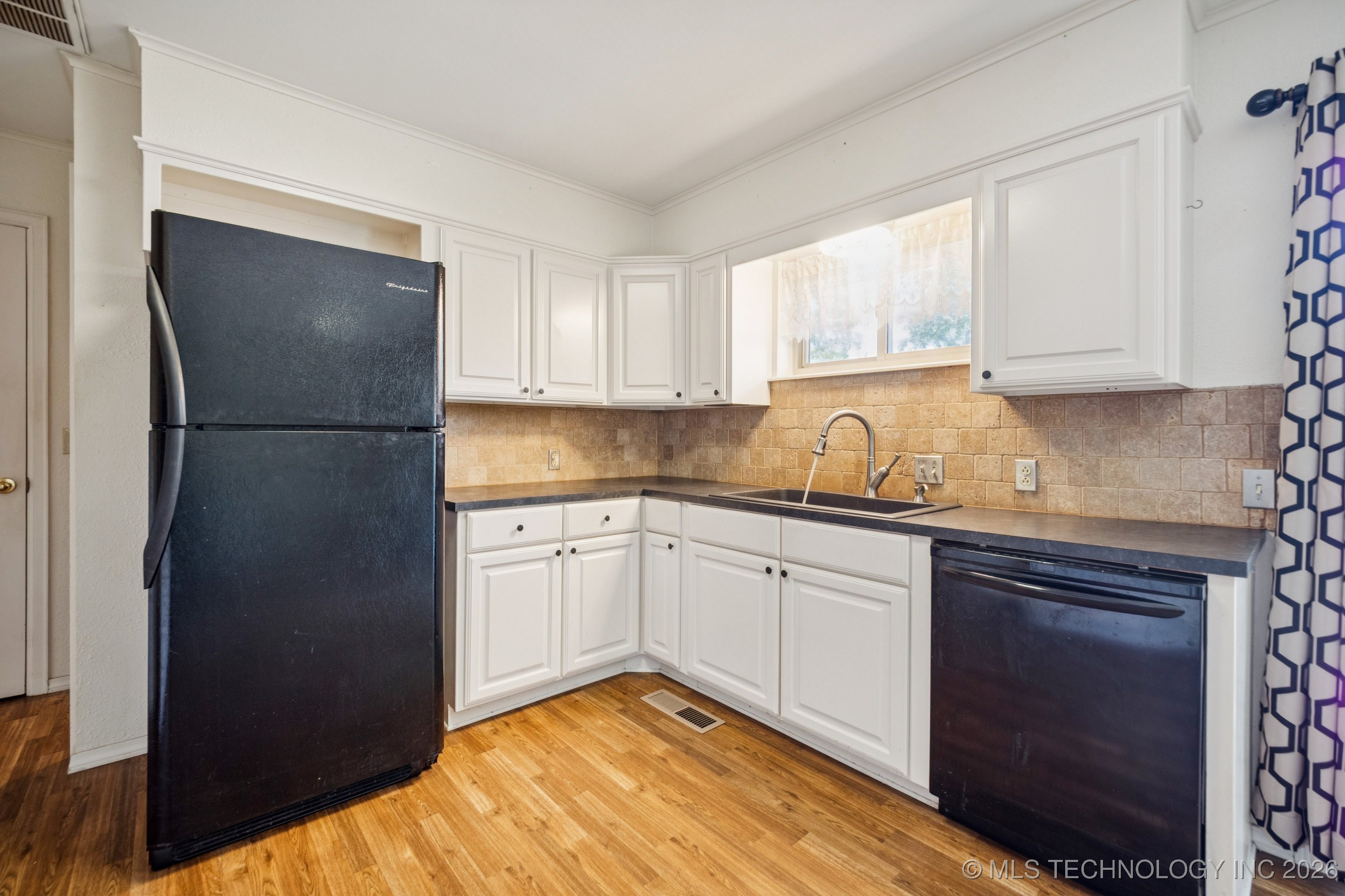 1710 Louise Drive Property Photo 9