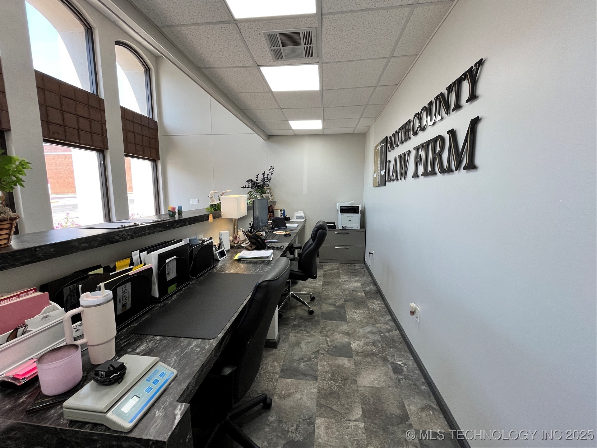 320 W Broadway Property Photo 4