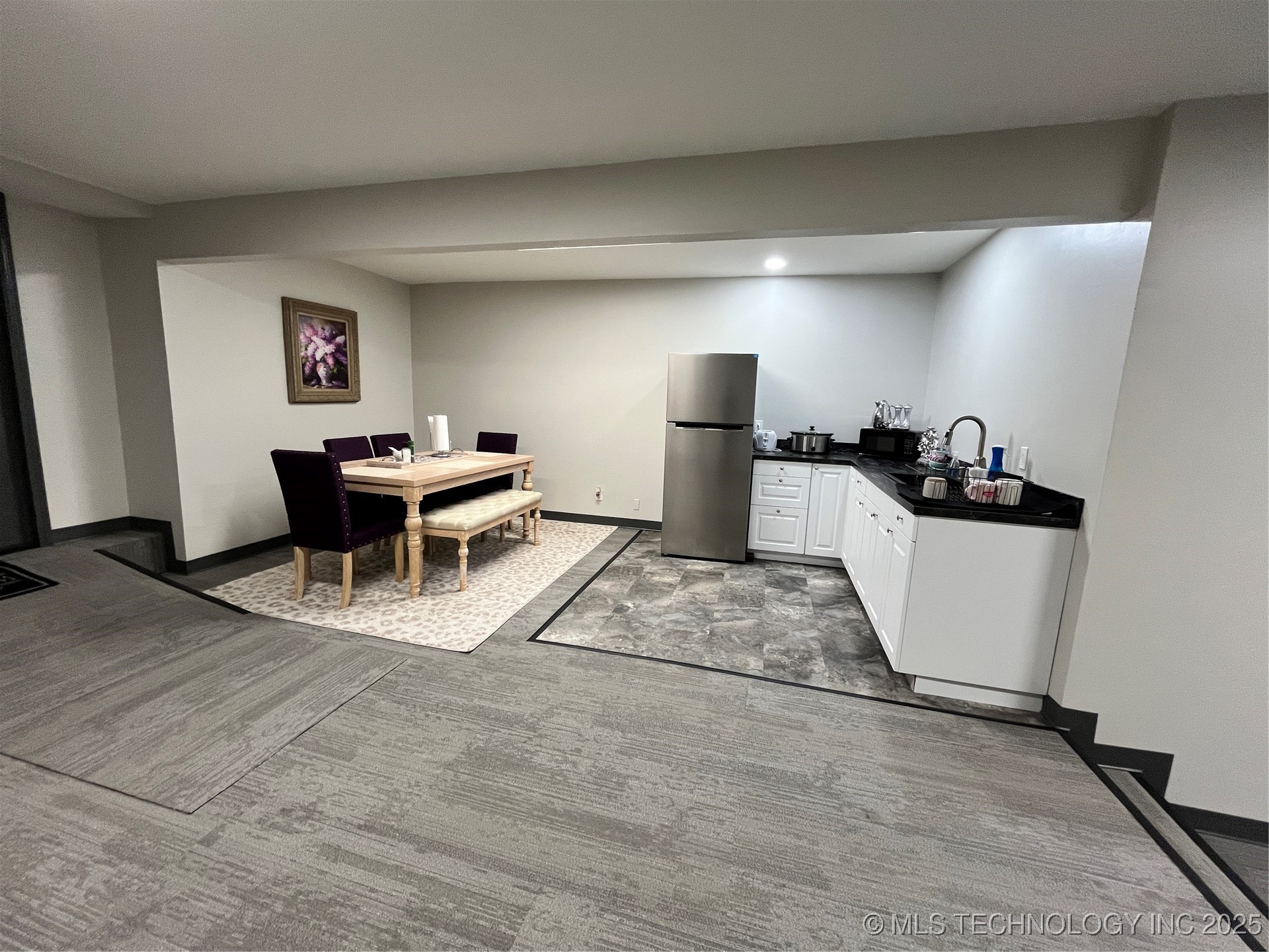 320 W Broadway Property Photo 12