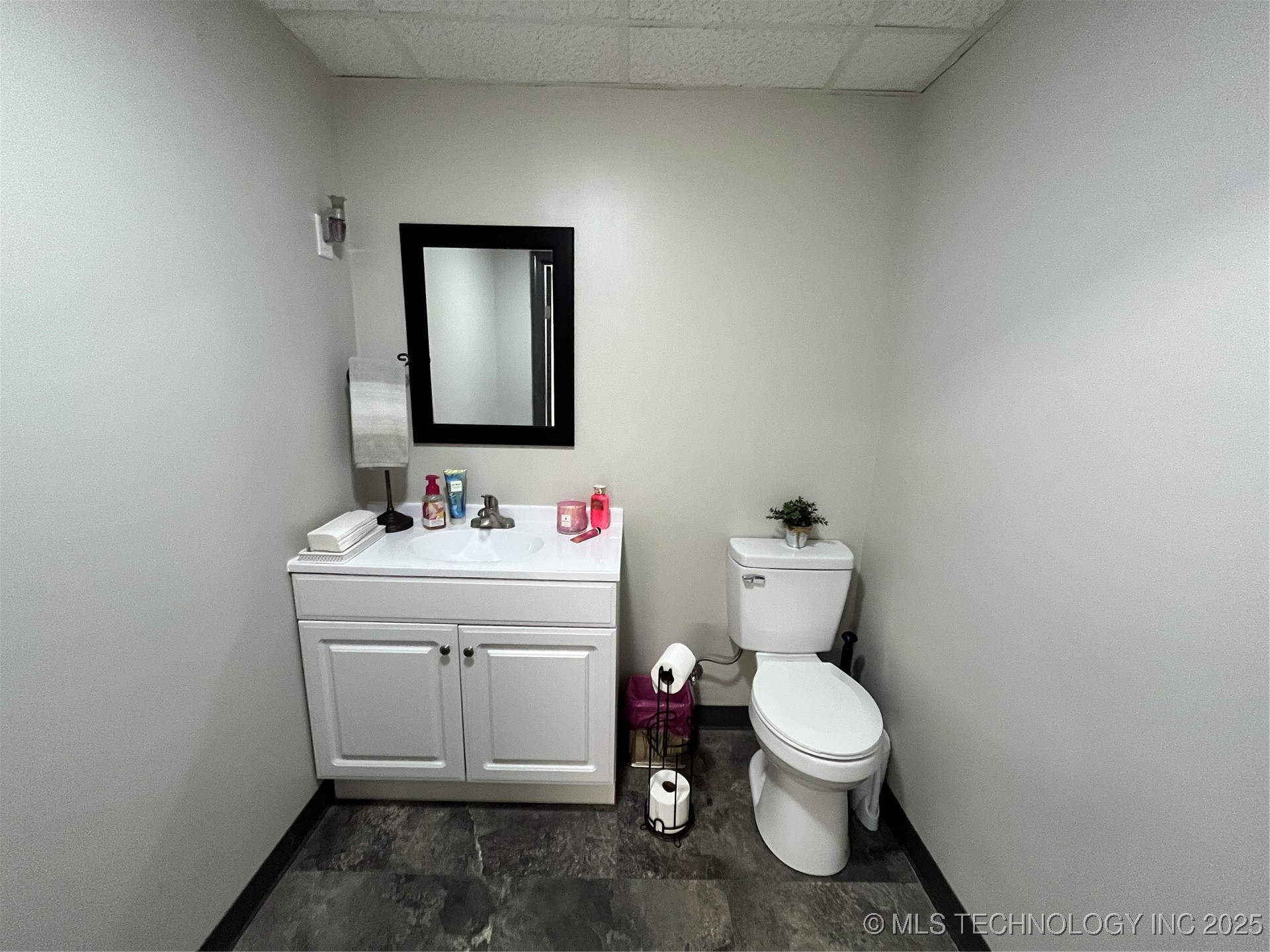 320 W Broadway Property Photo 15