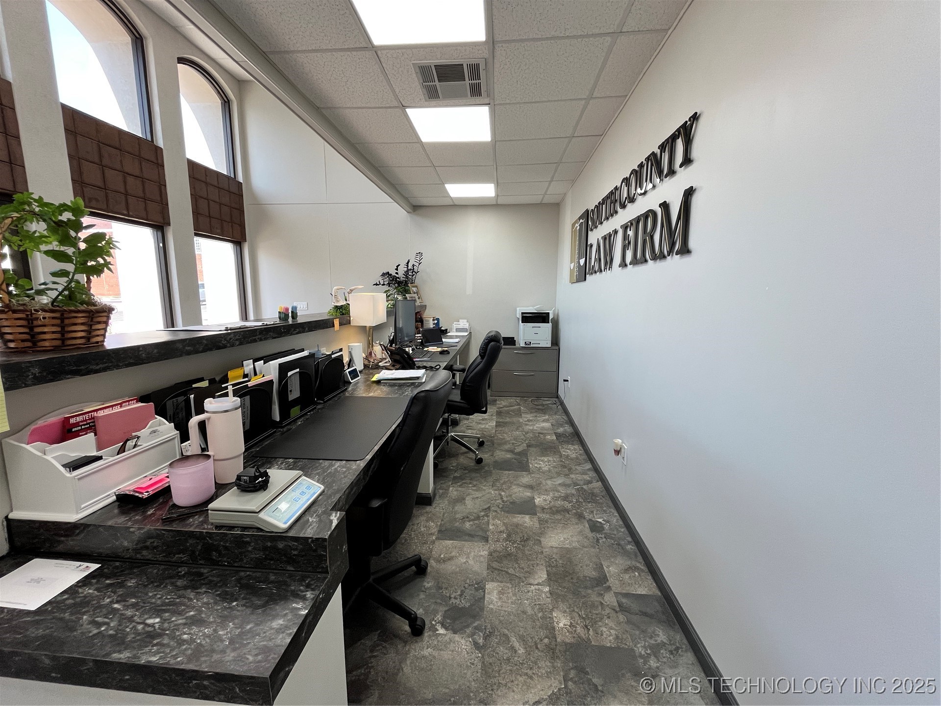 320 W Broadway Property Photo 4