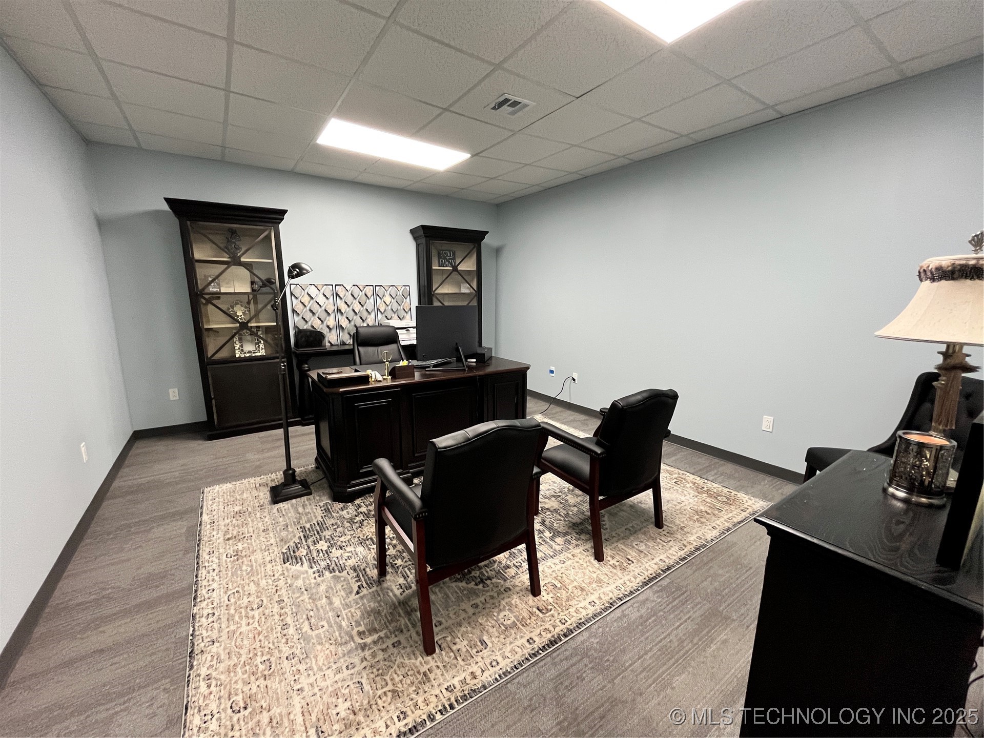 320 W Broadway Property Photo 7