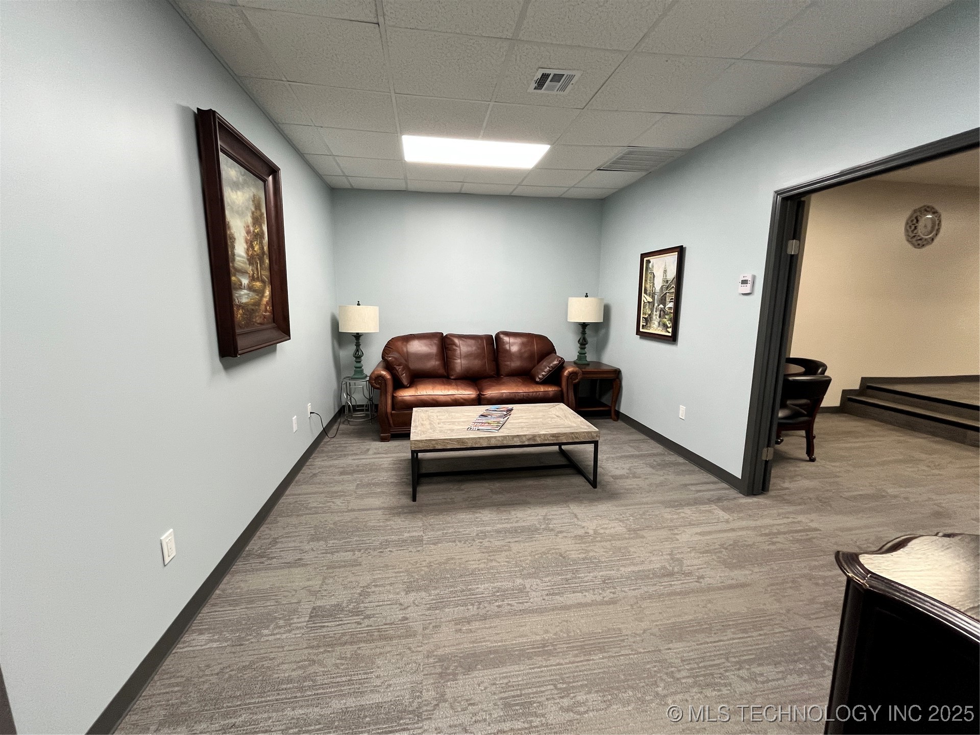 320 W Broadway Property Photo 9