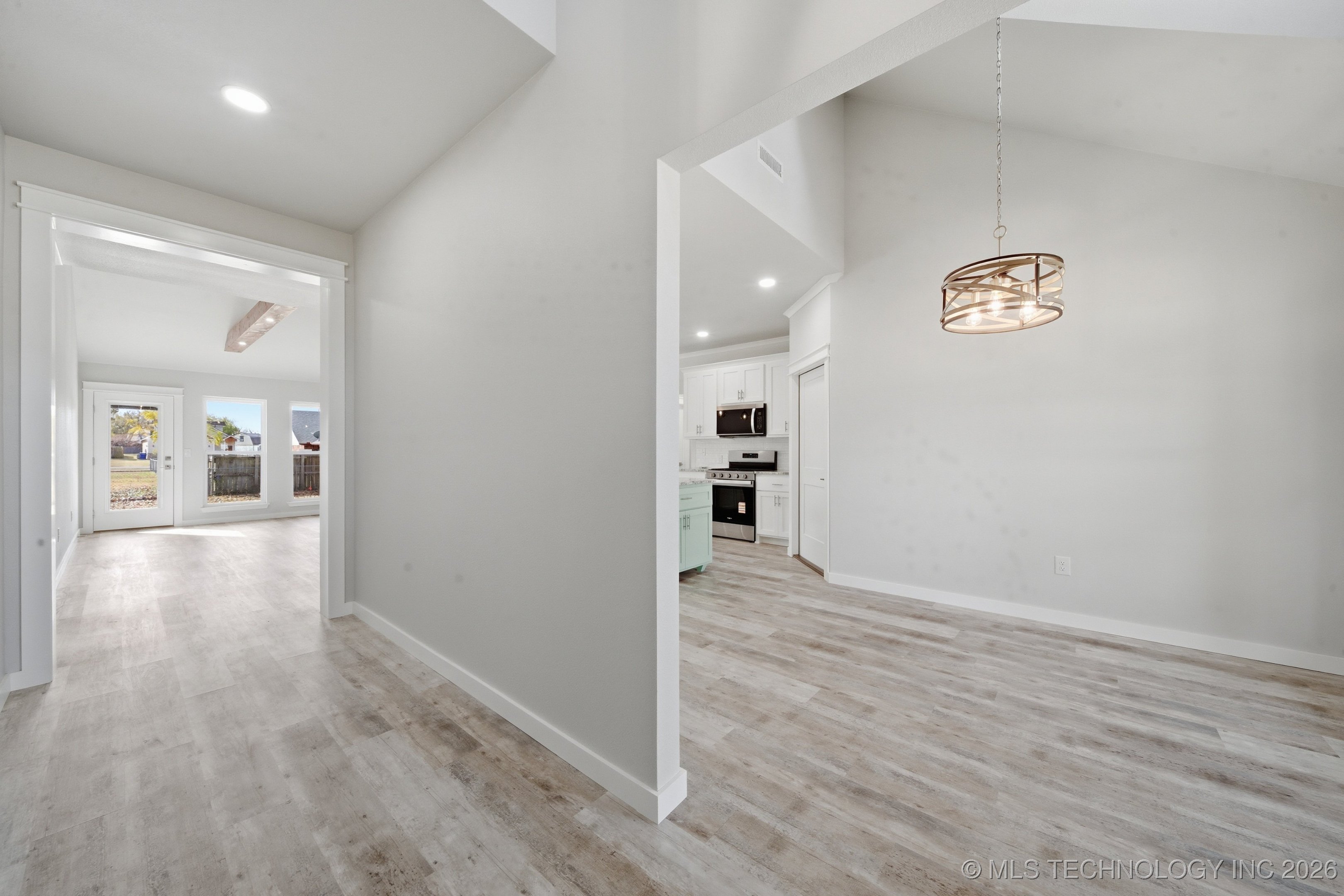 21524 E 35th Place S Property Photo 9