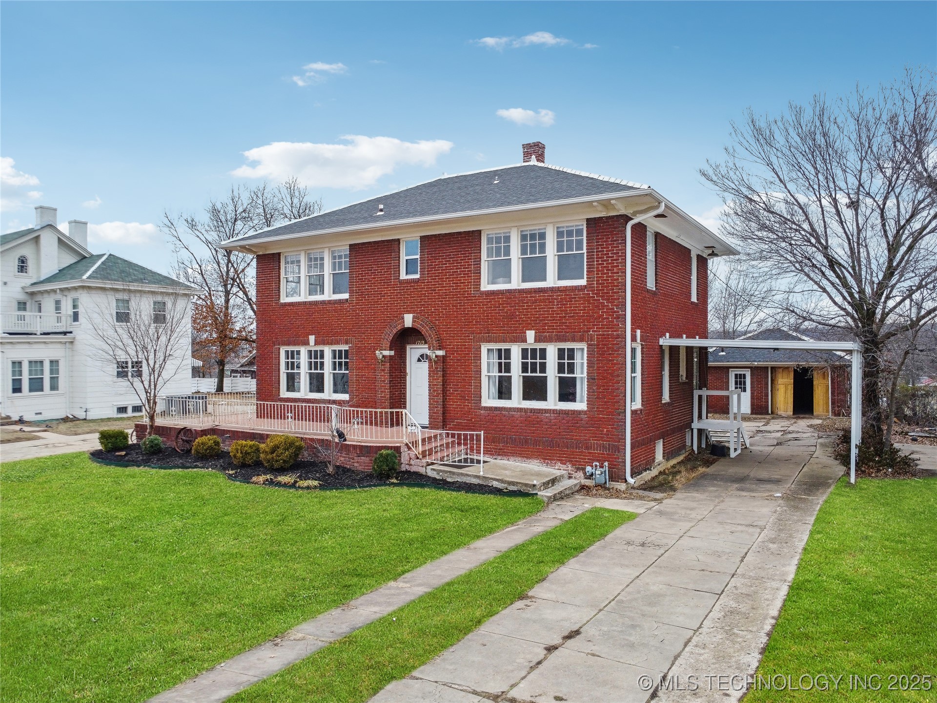 1715 Grandview Avenue Property Photo 1