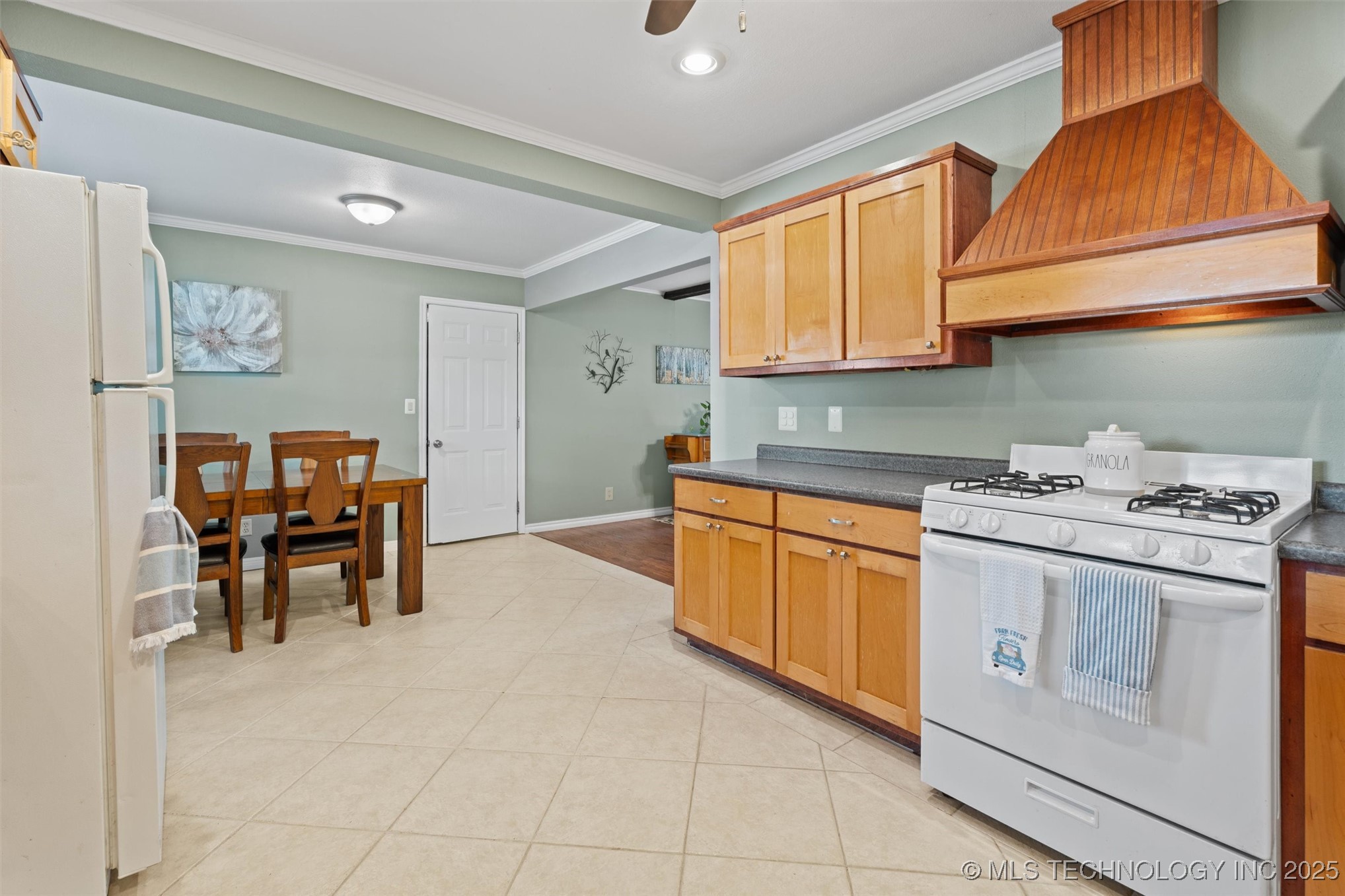 3608 Velma Drive Property Photo 7