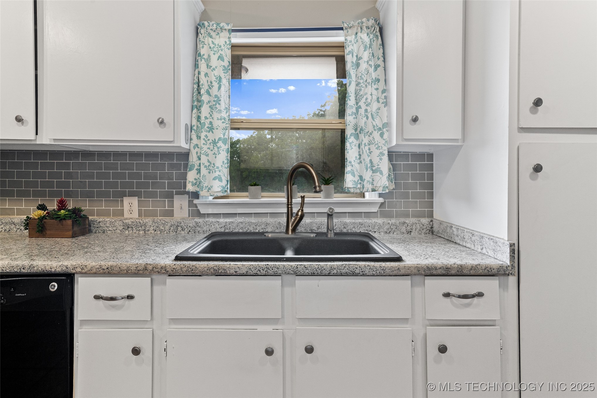 17995 S 4160 Road Property Photo 6