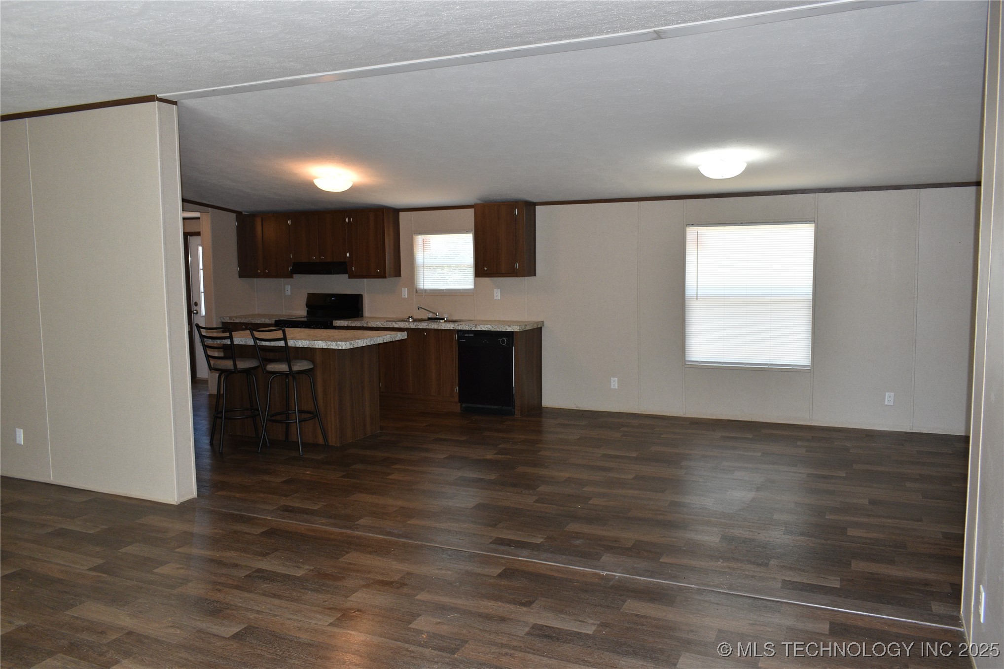 2855 Roy Roberts Property Photo 4