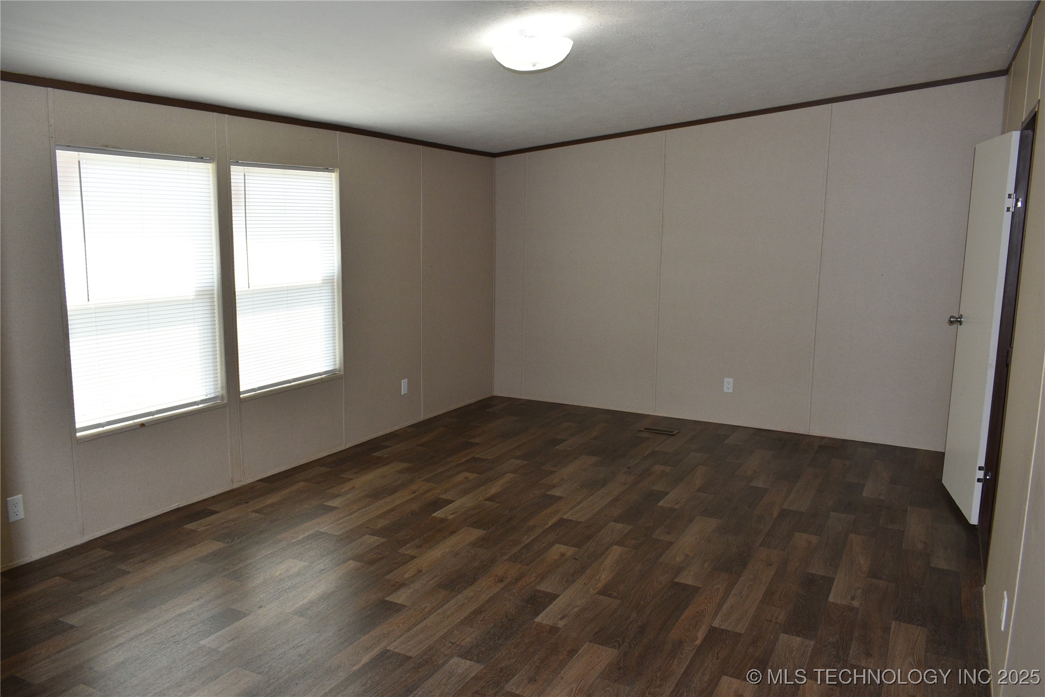 2855 Roy Roberts Property Photo 13