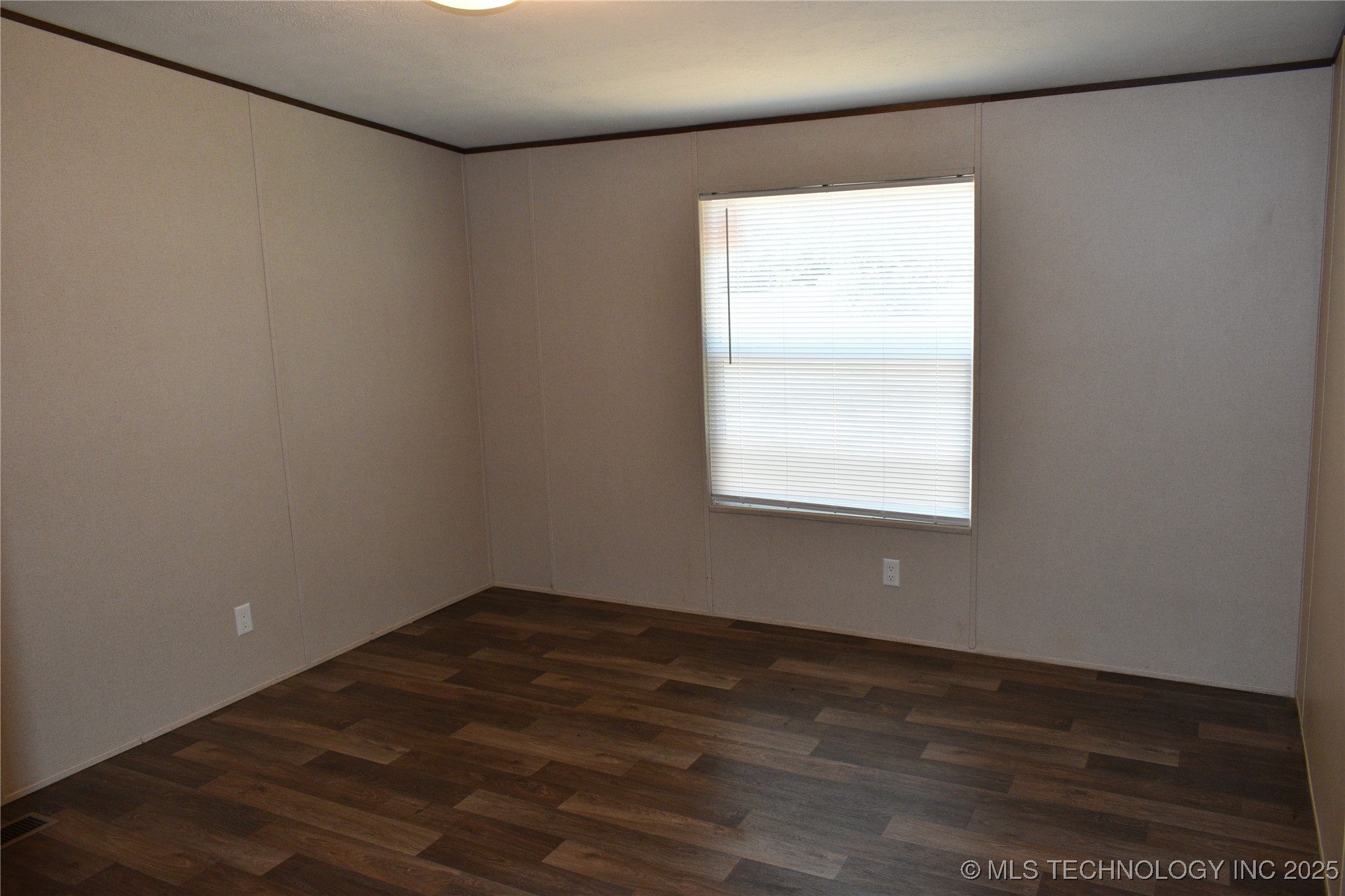 2855 Roy Roberts Property Photo 24