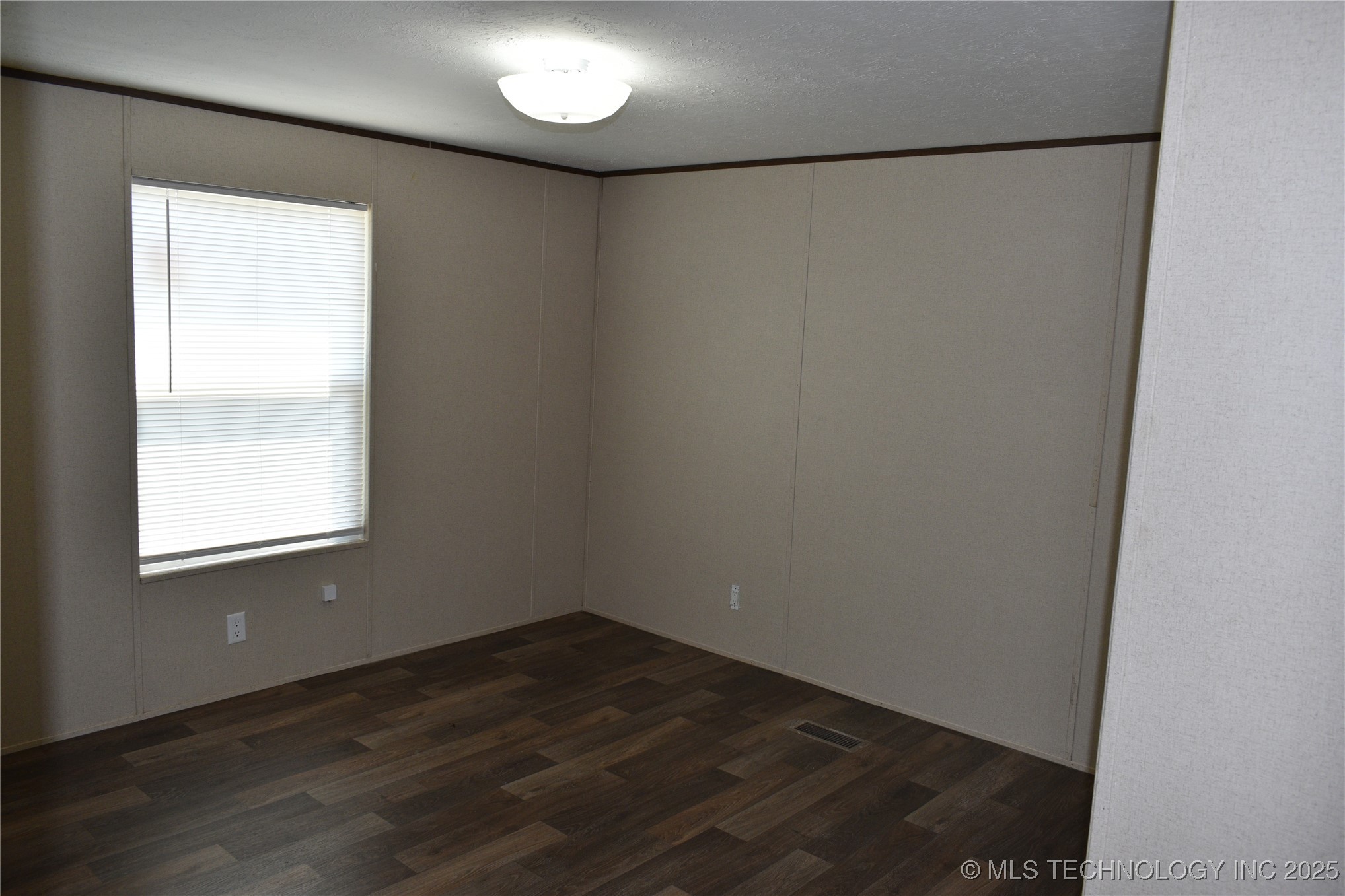 2855 Roy Roberts Property Photo 32