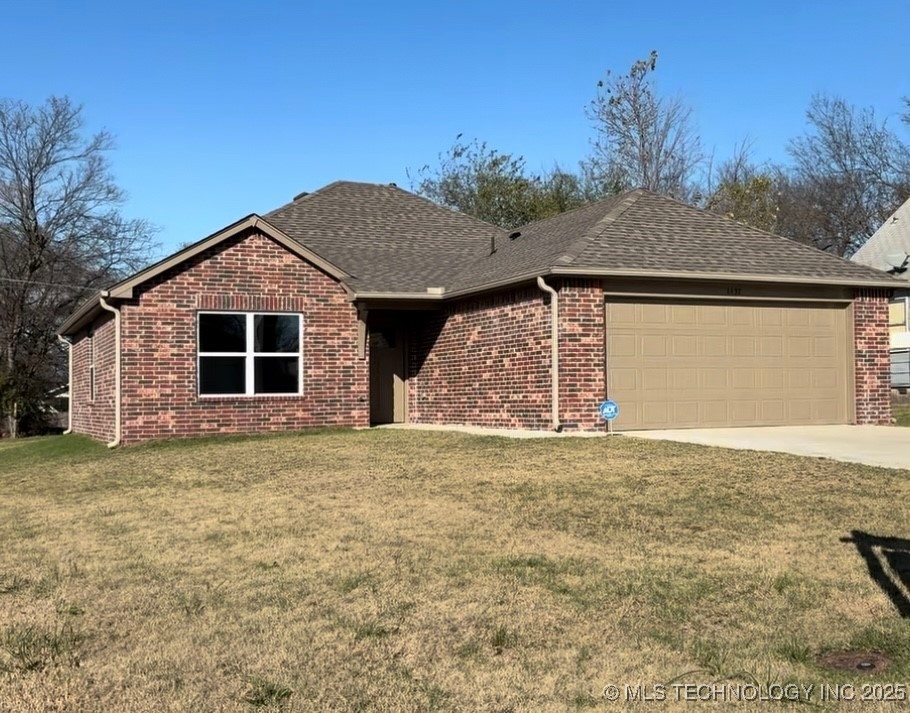 1137 E Watchorn Avenue Property Photo 1