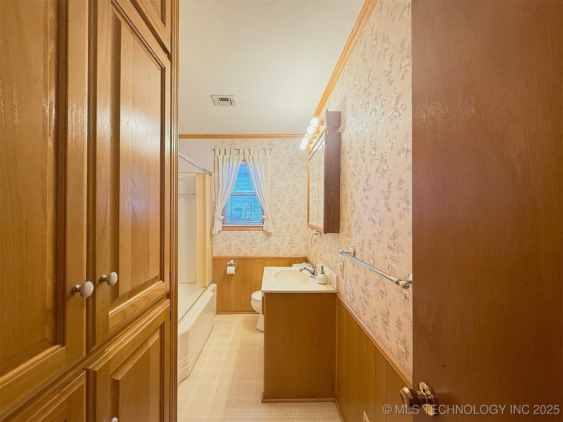 2616 Norman Avenue Property Photo 21