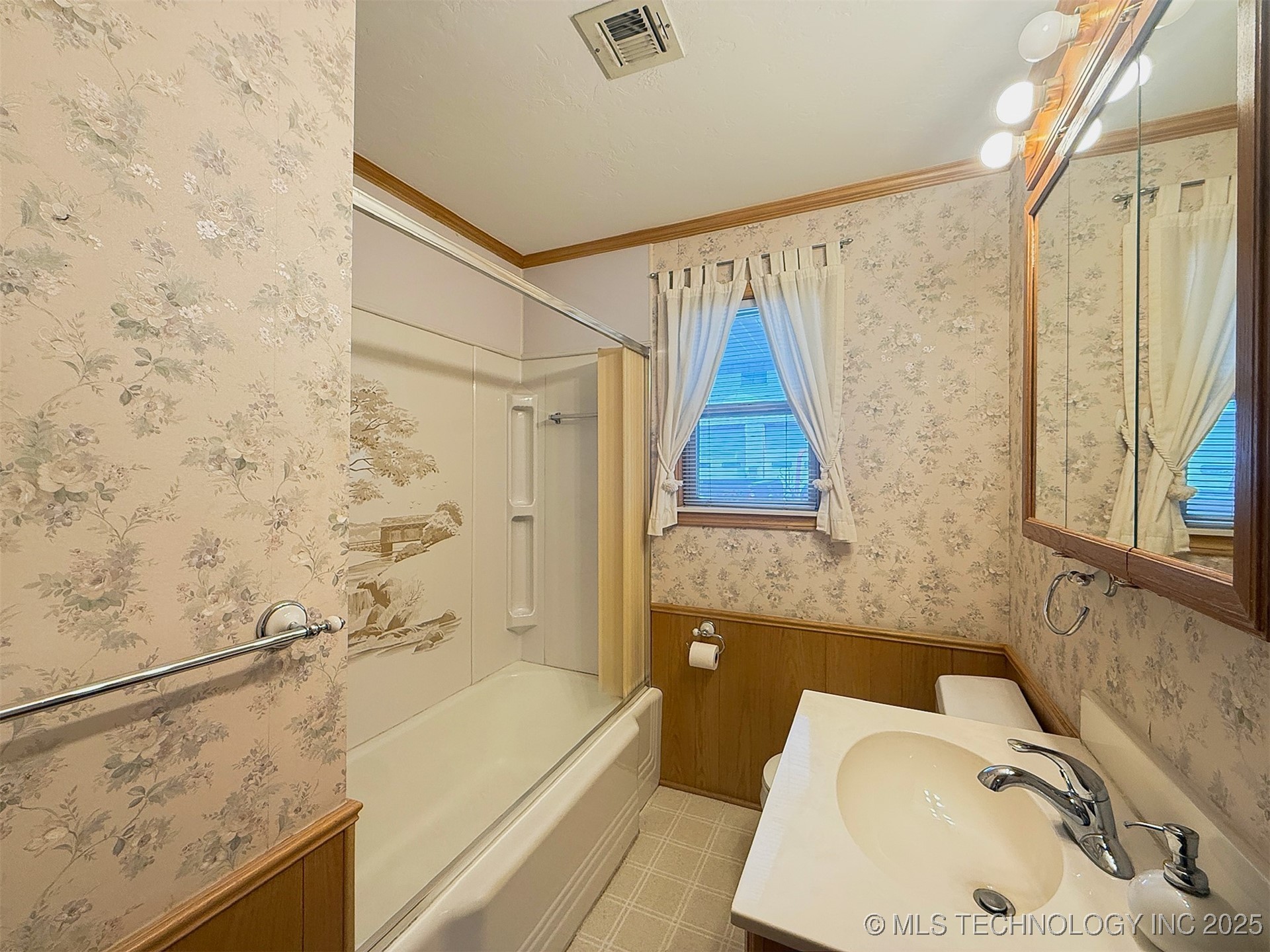 2616 Norman Avenue Property Photo 22