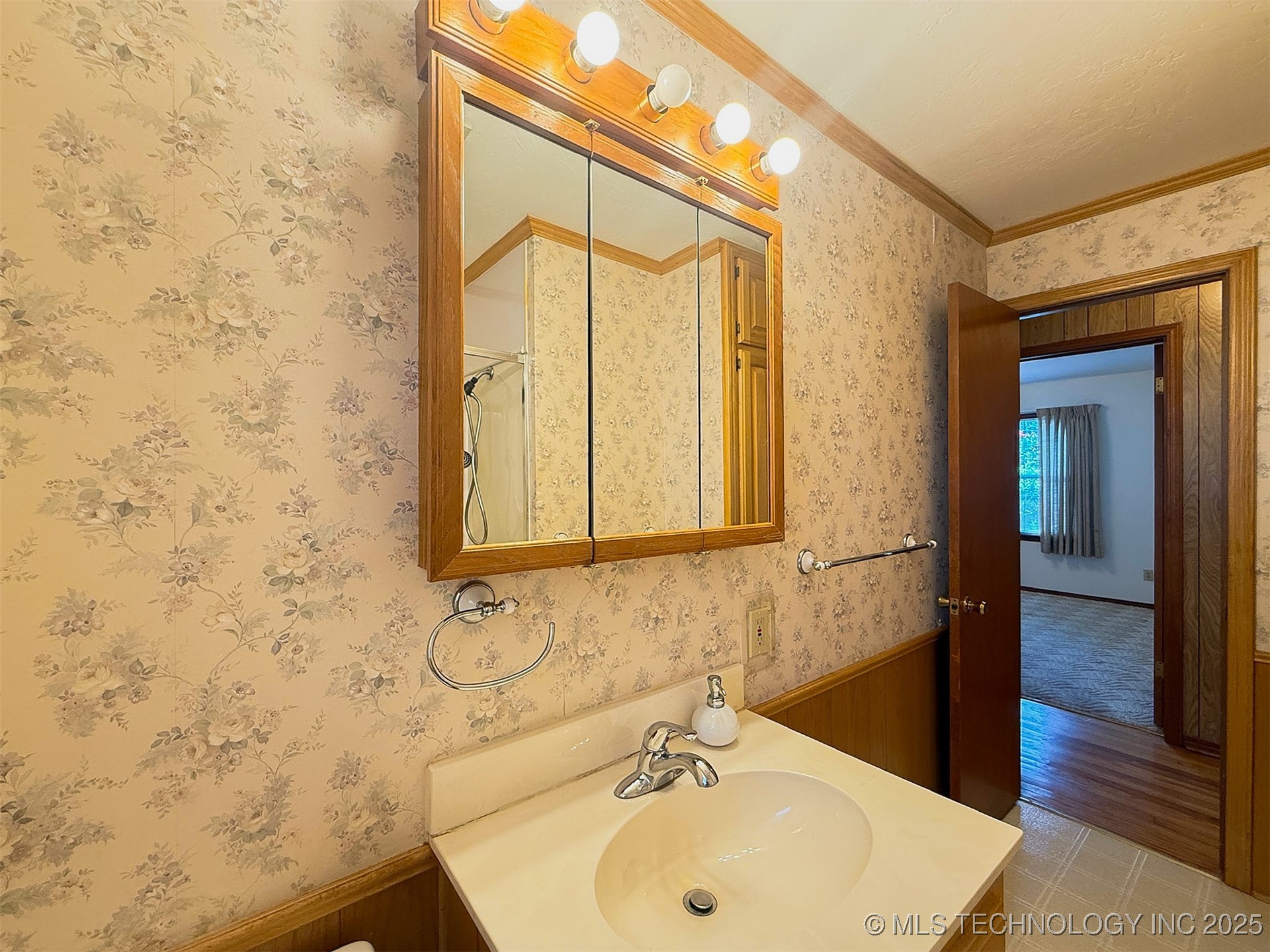 2616 Norman Avenue Property Photo 23