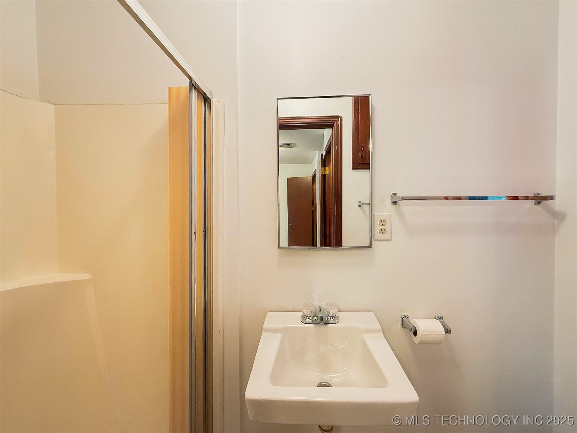 2616 Norman Avenue Property Photo 35