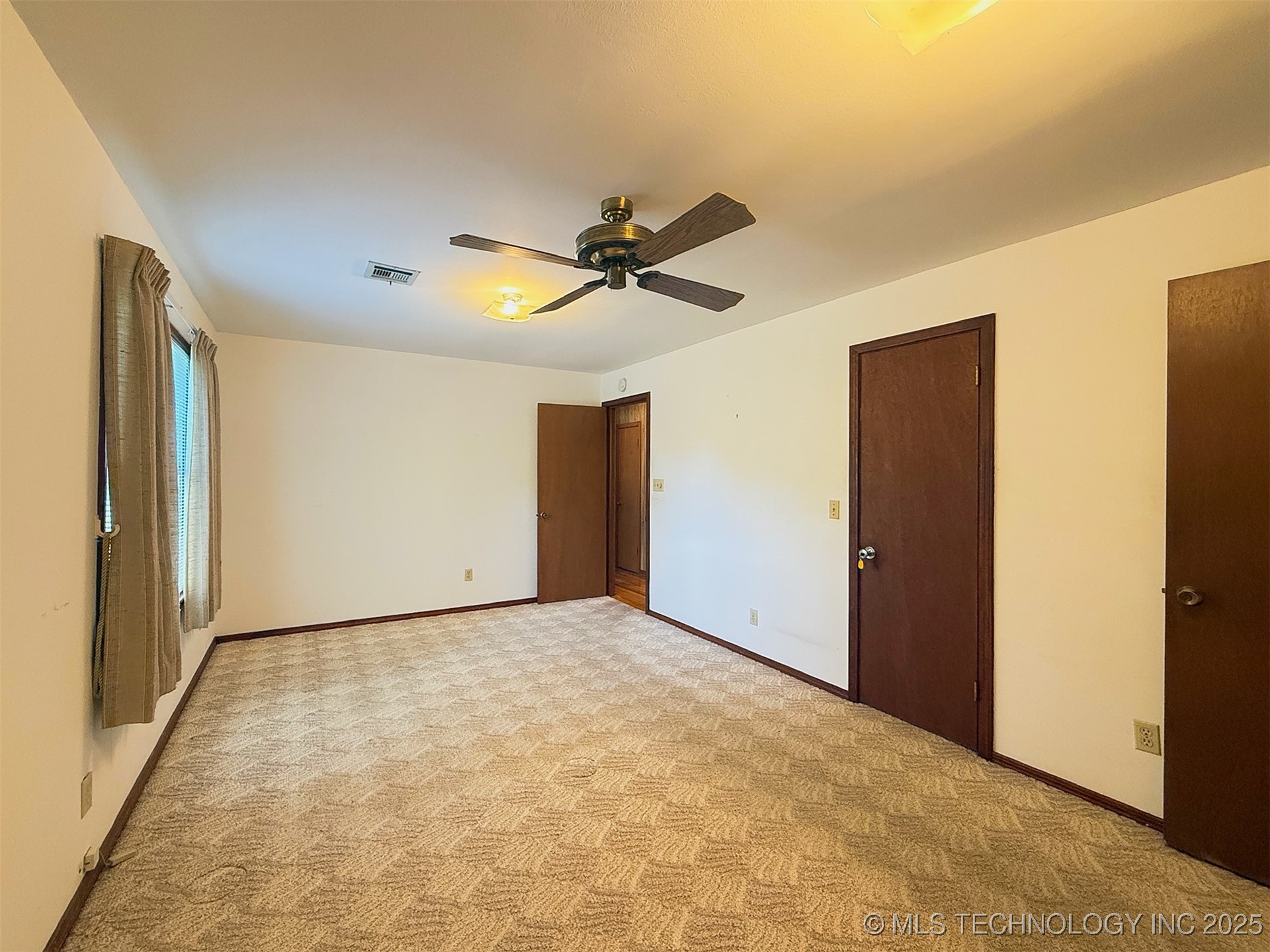 2616 Norman Avenue Property Photo 39