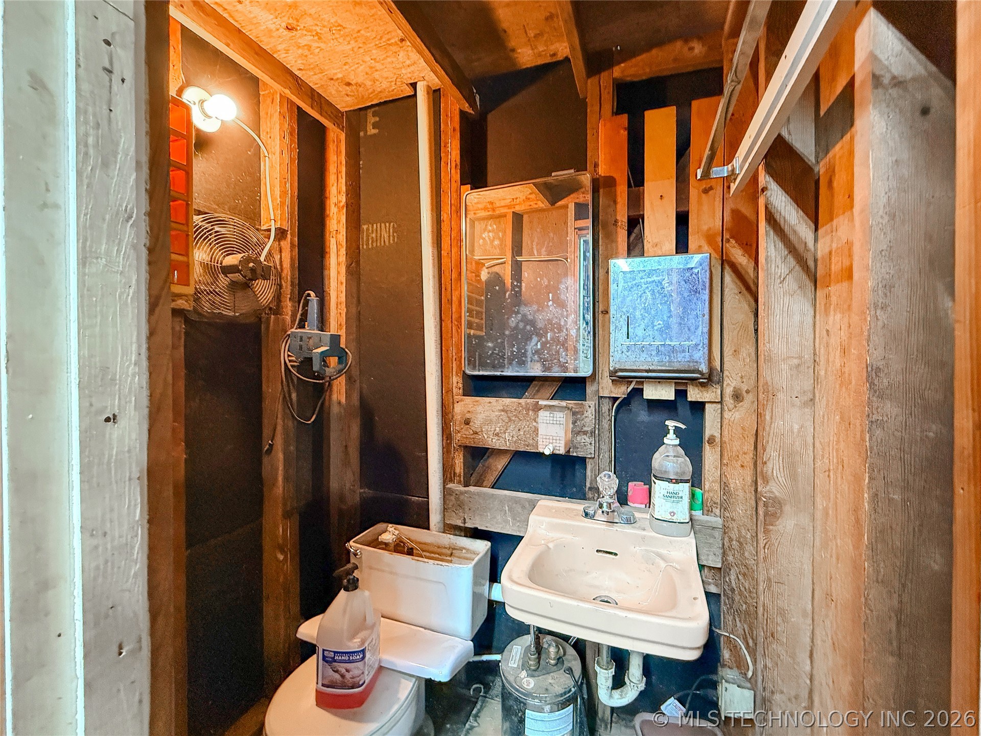 2616 Norman Avenue Property Photo 46