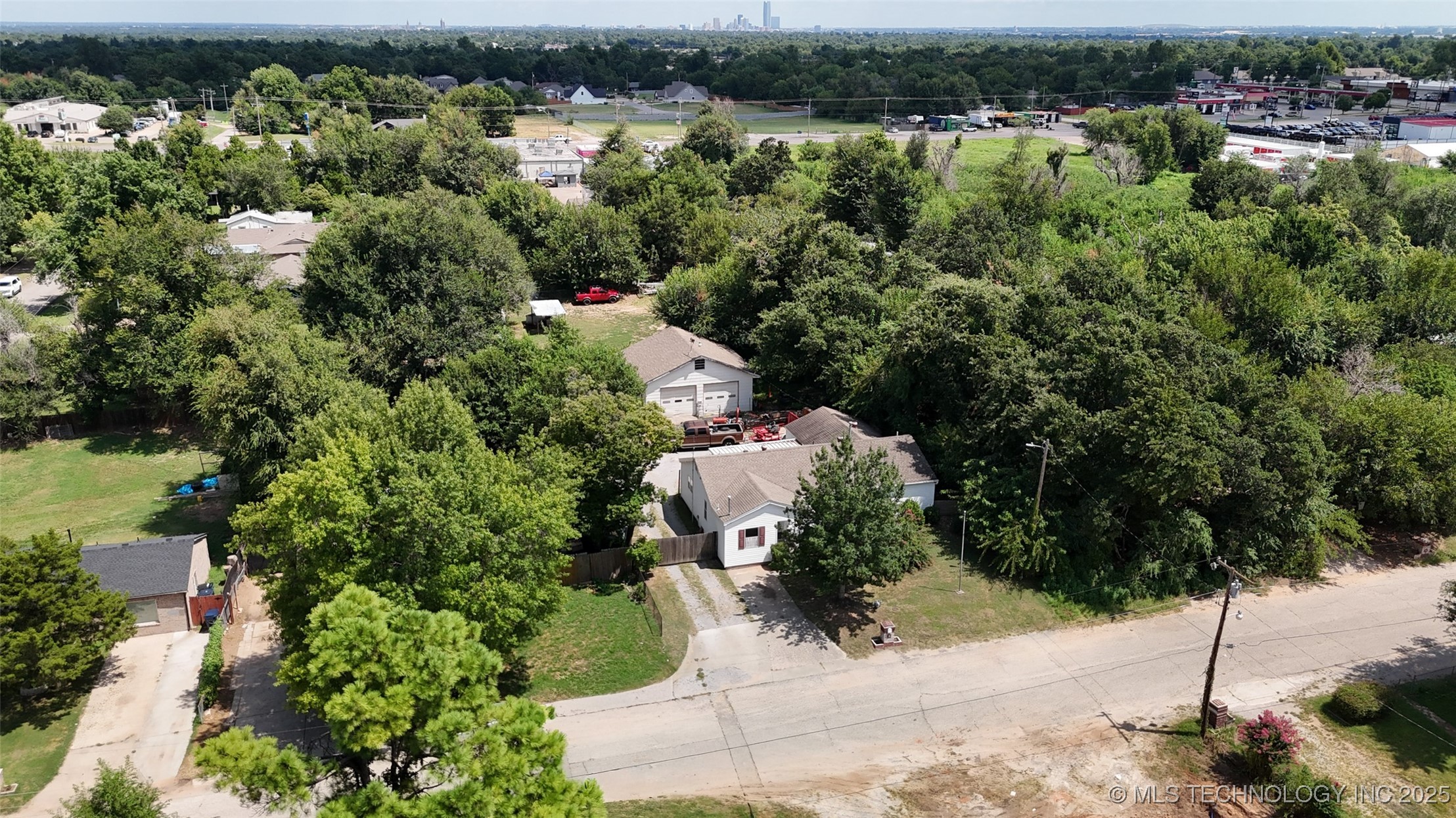 2616 Norman Avenue Property Photo 52