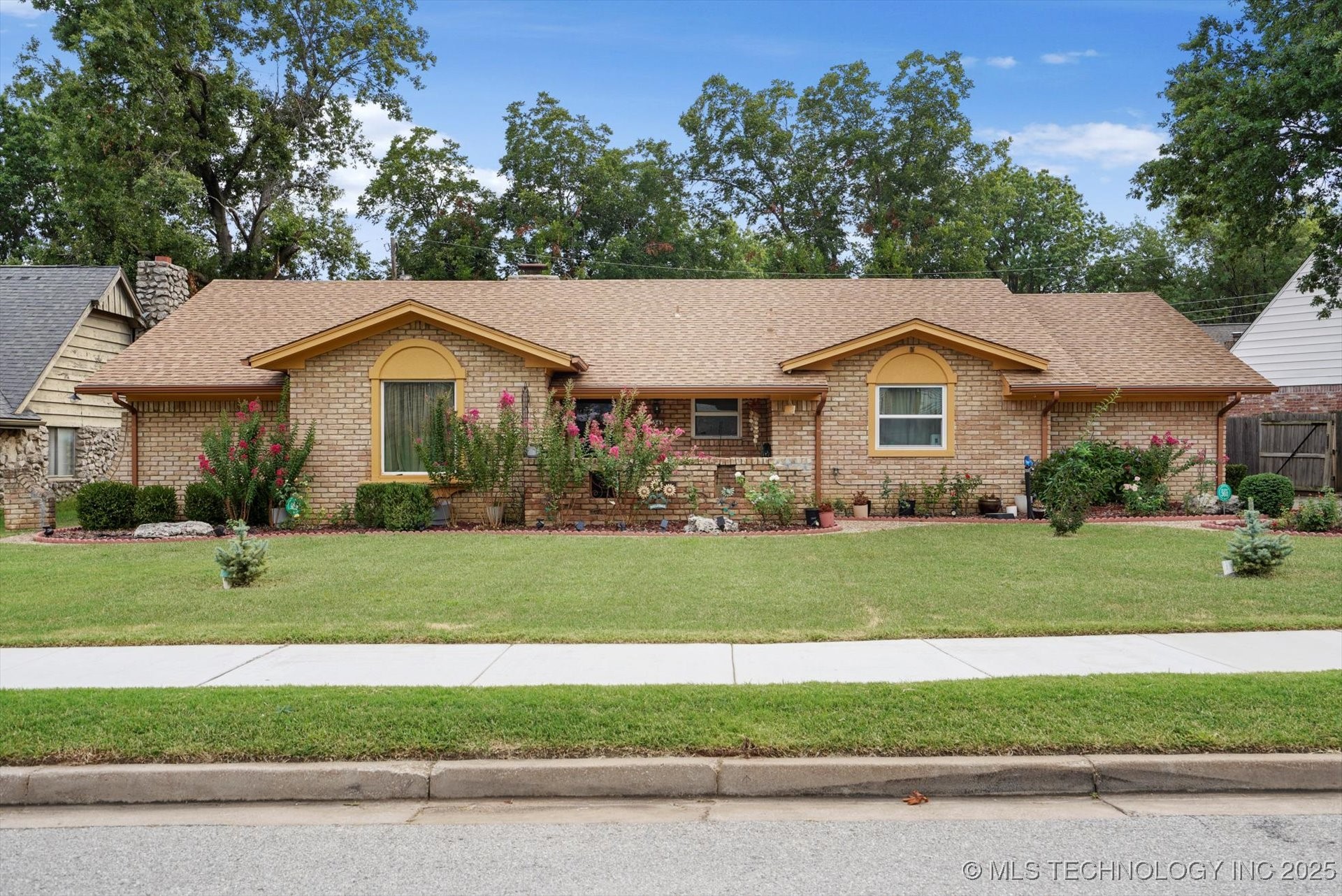 2535503 Property Photo 1