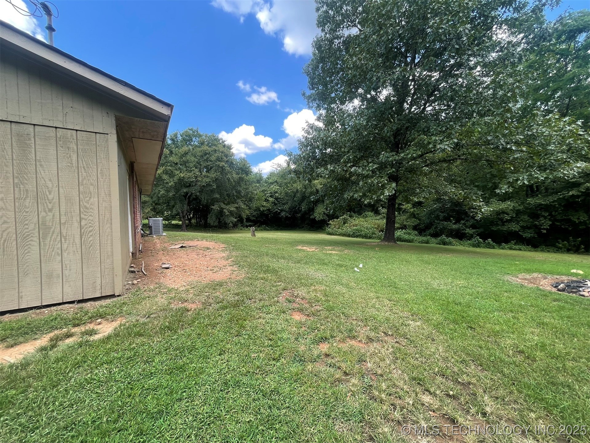 13068 N 418 Road Property Photo 5