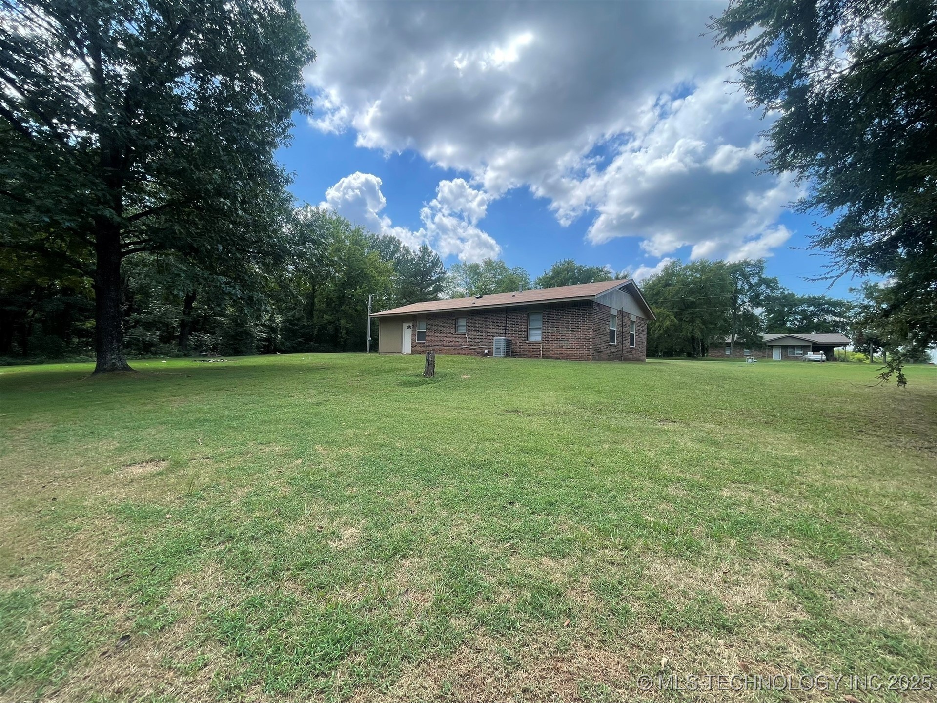 13068 N 418 Road Property Photo 8