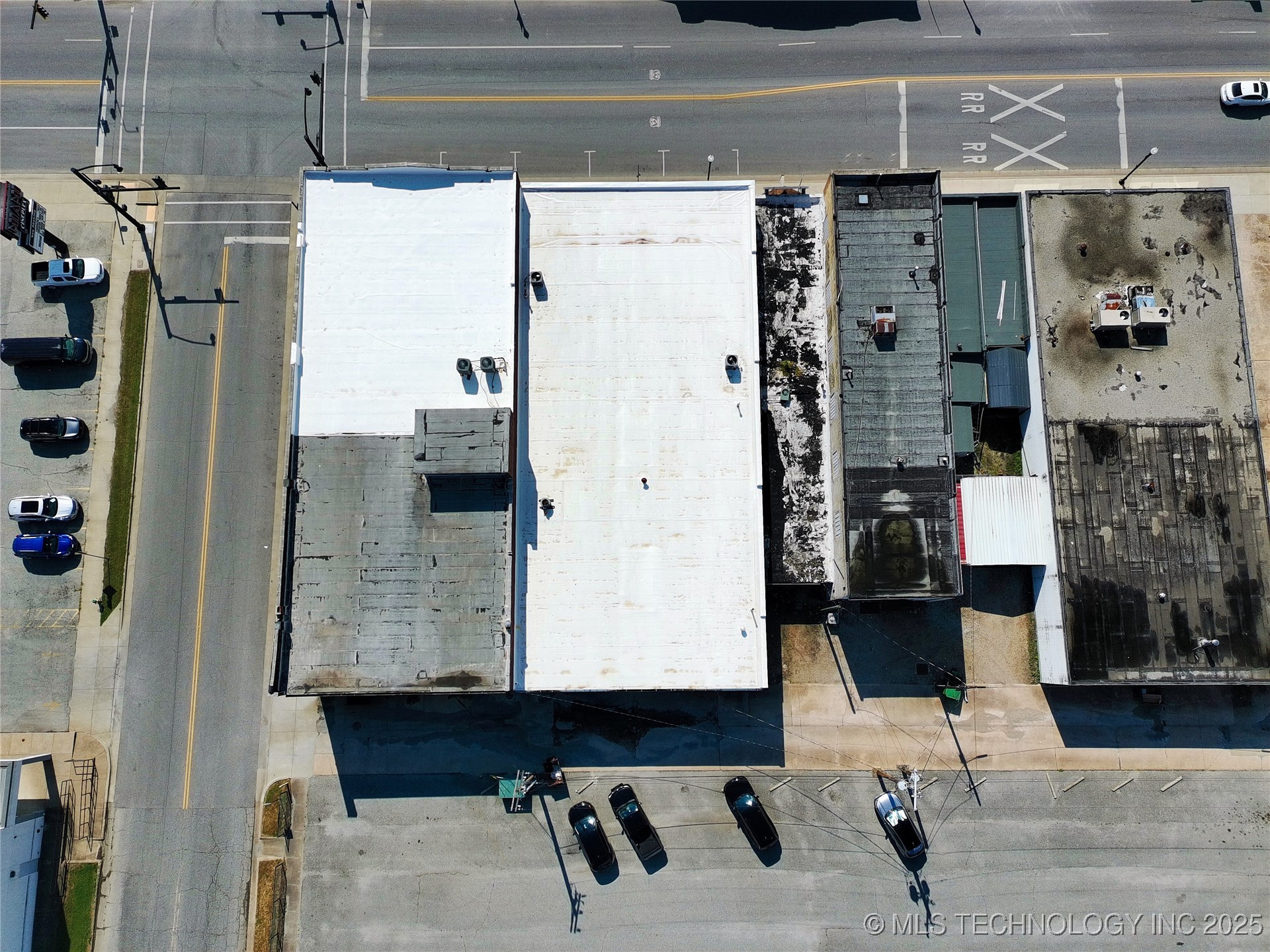 306 N Main Property Photo 5