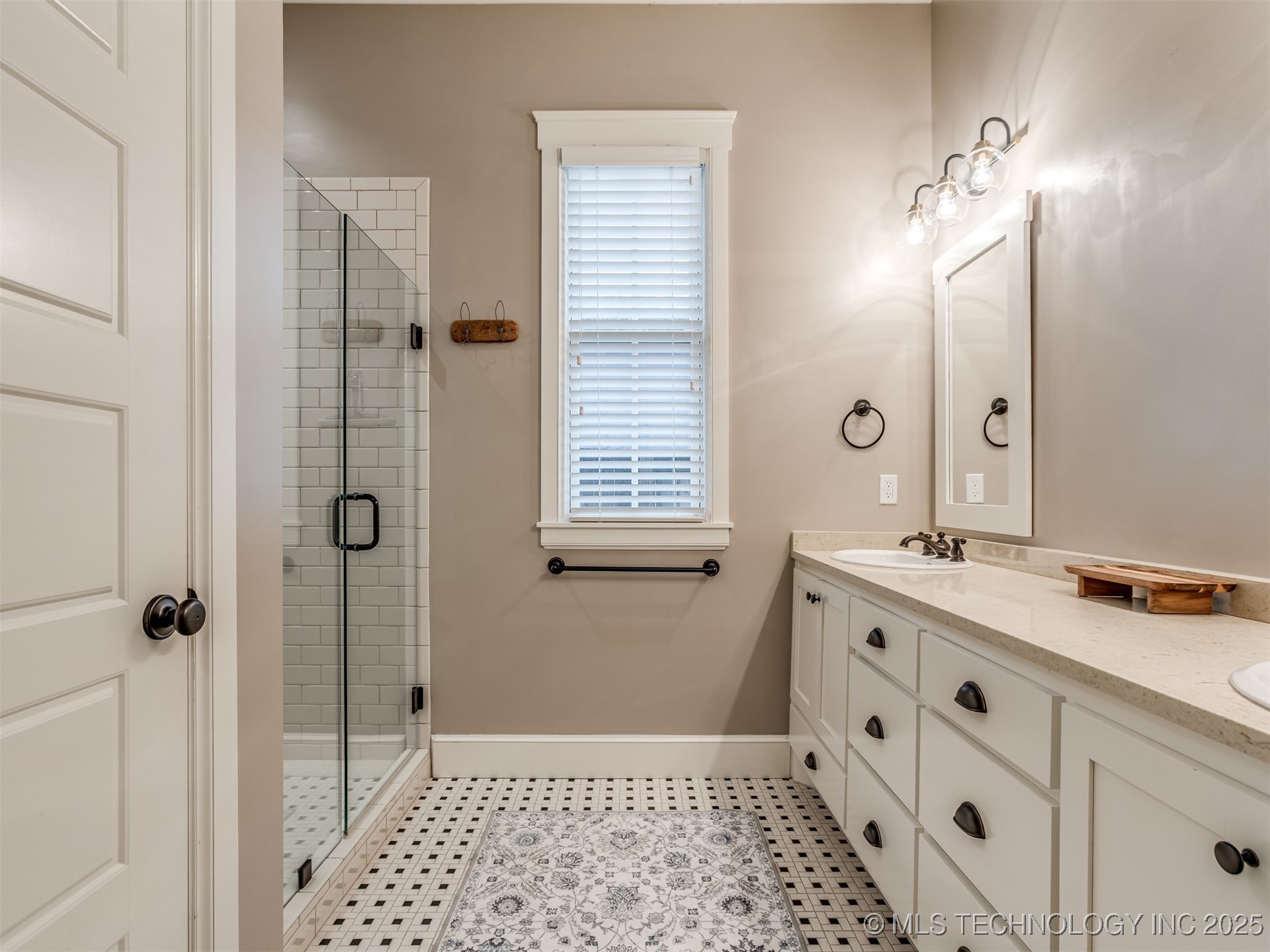 25 Boulevard Property Photo 23