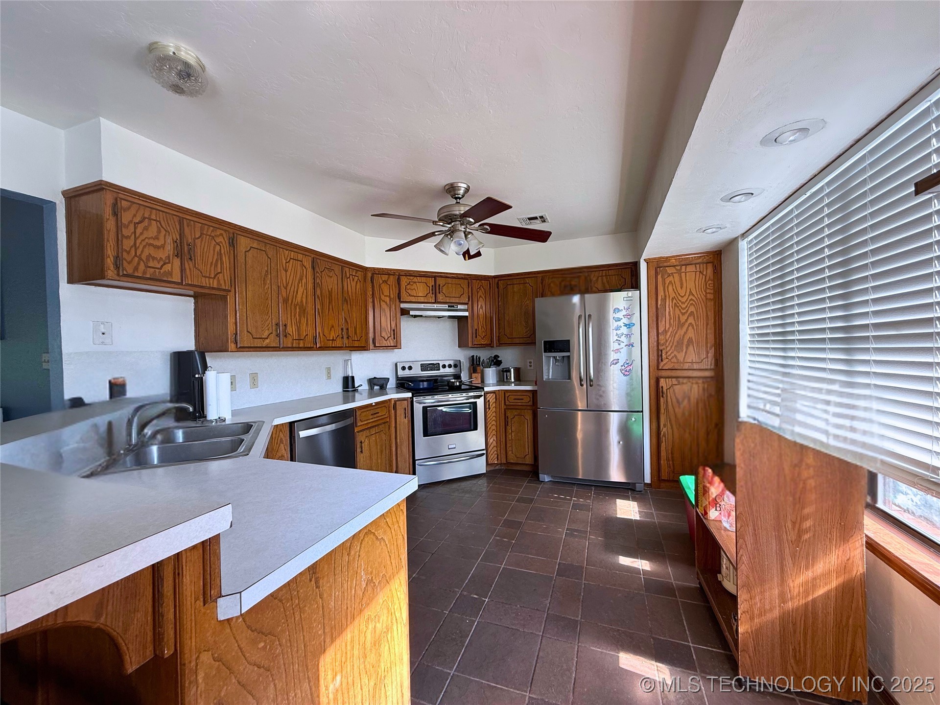 705 Shirley Property Photo 7