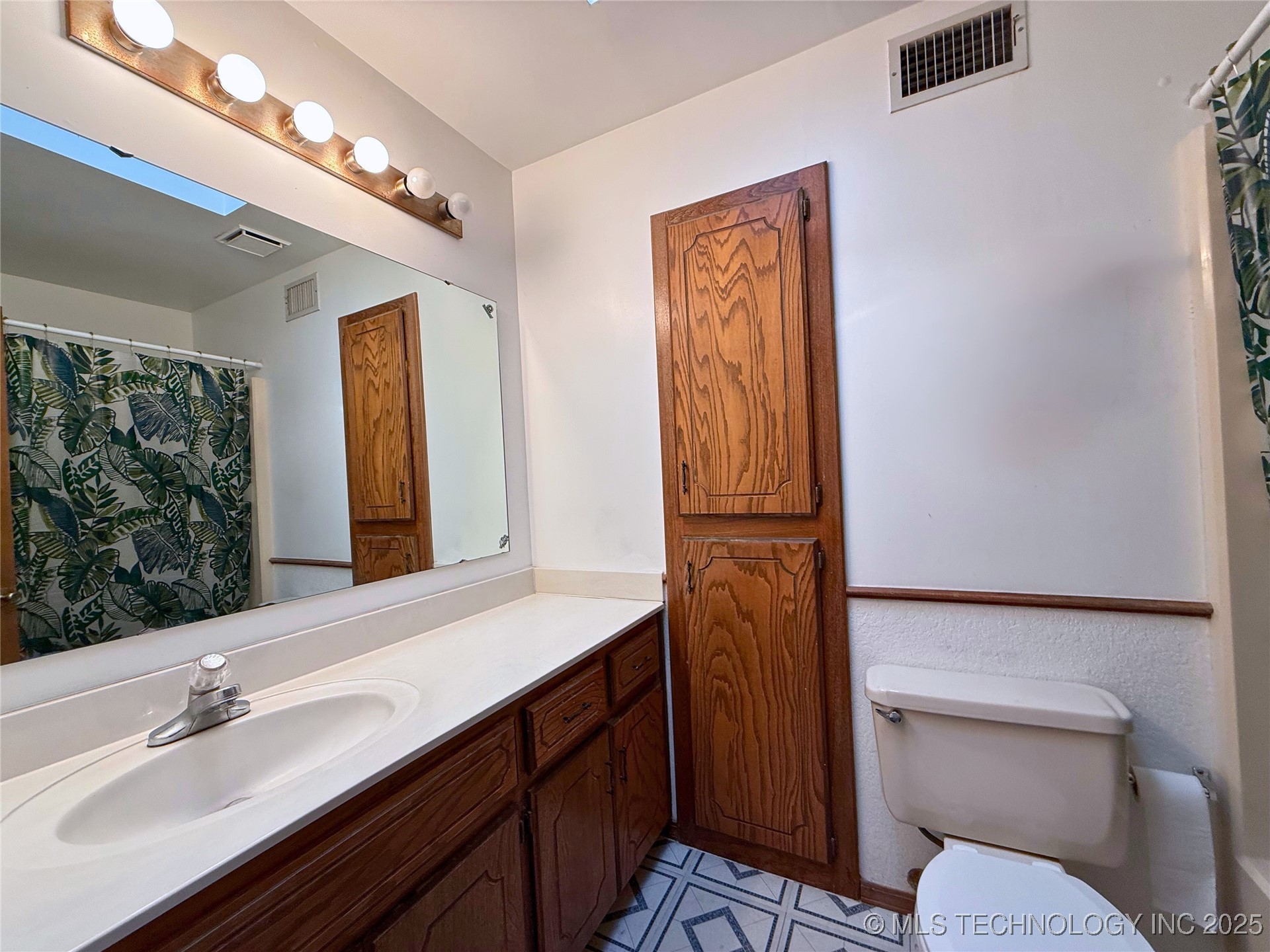 705 Shirley Property Photo 13