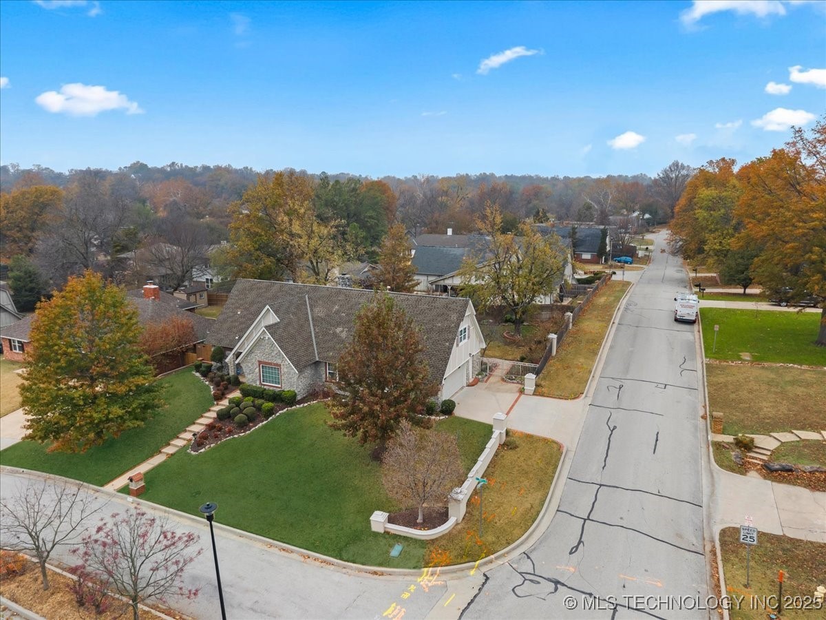 3633 E 70th Place Property Photo 5