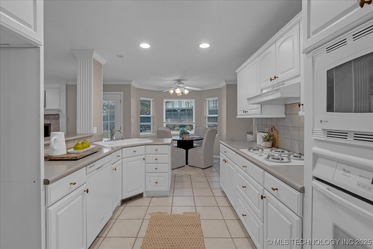 3633 E 70th Place Property Photo 20