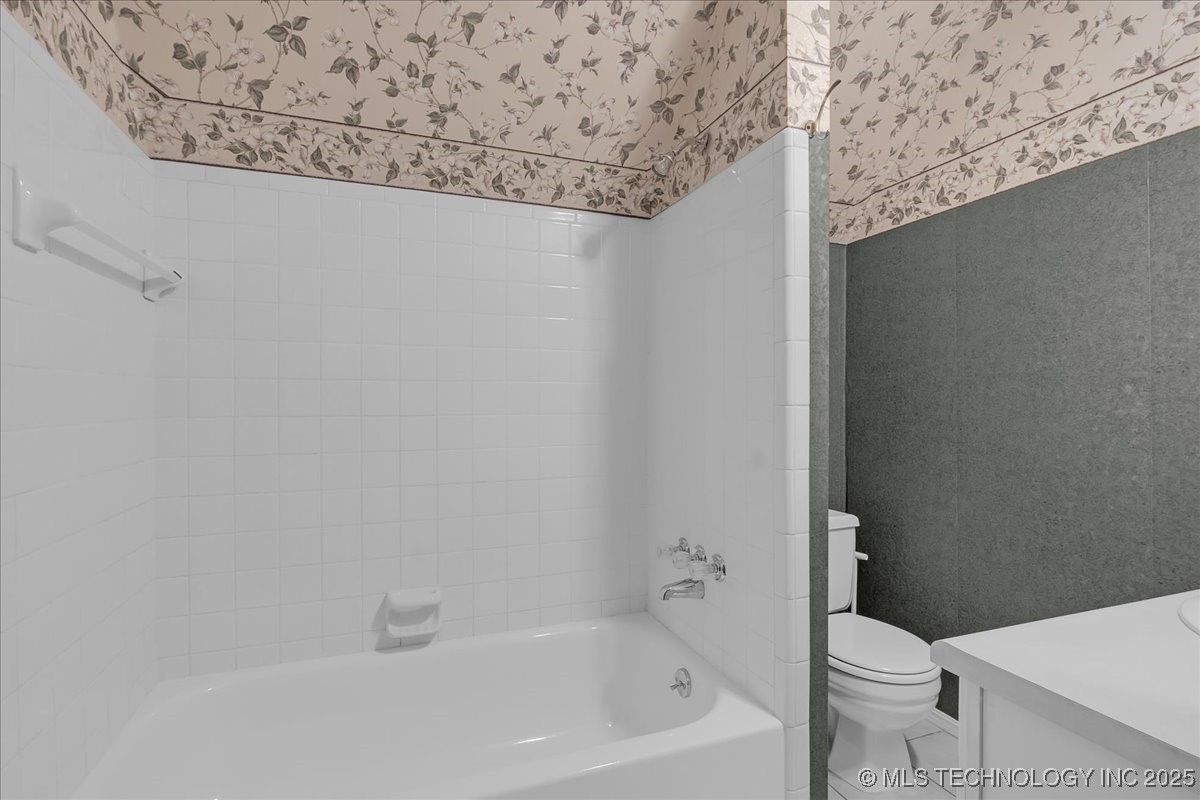 3633 E 70th Place Property Photo 51