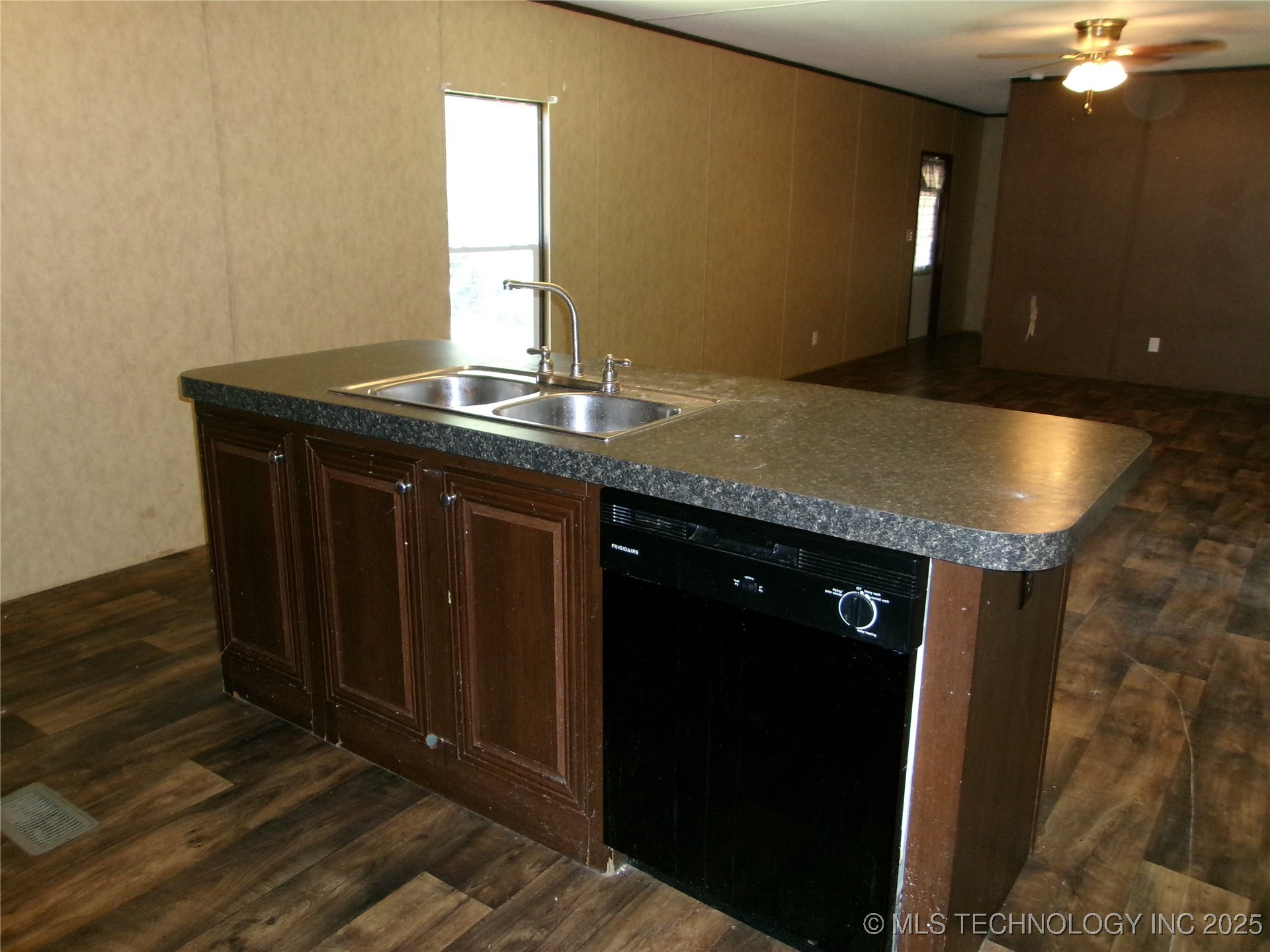 6050 N 38th Street E Property Photo 3