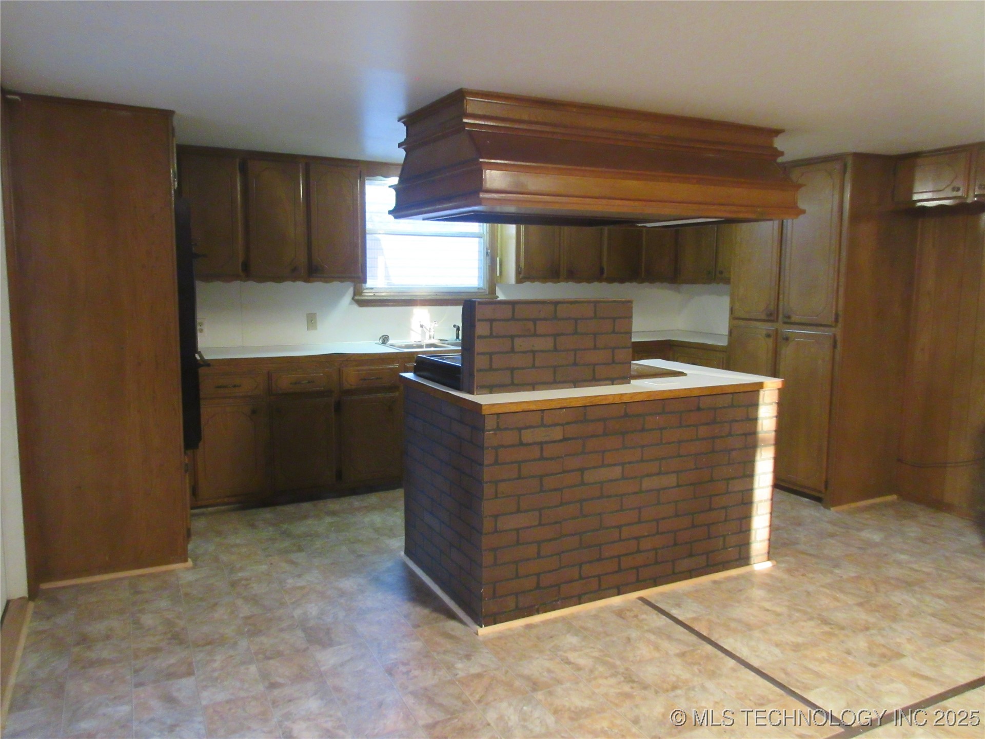 710 N K Street Property Photo 5