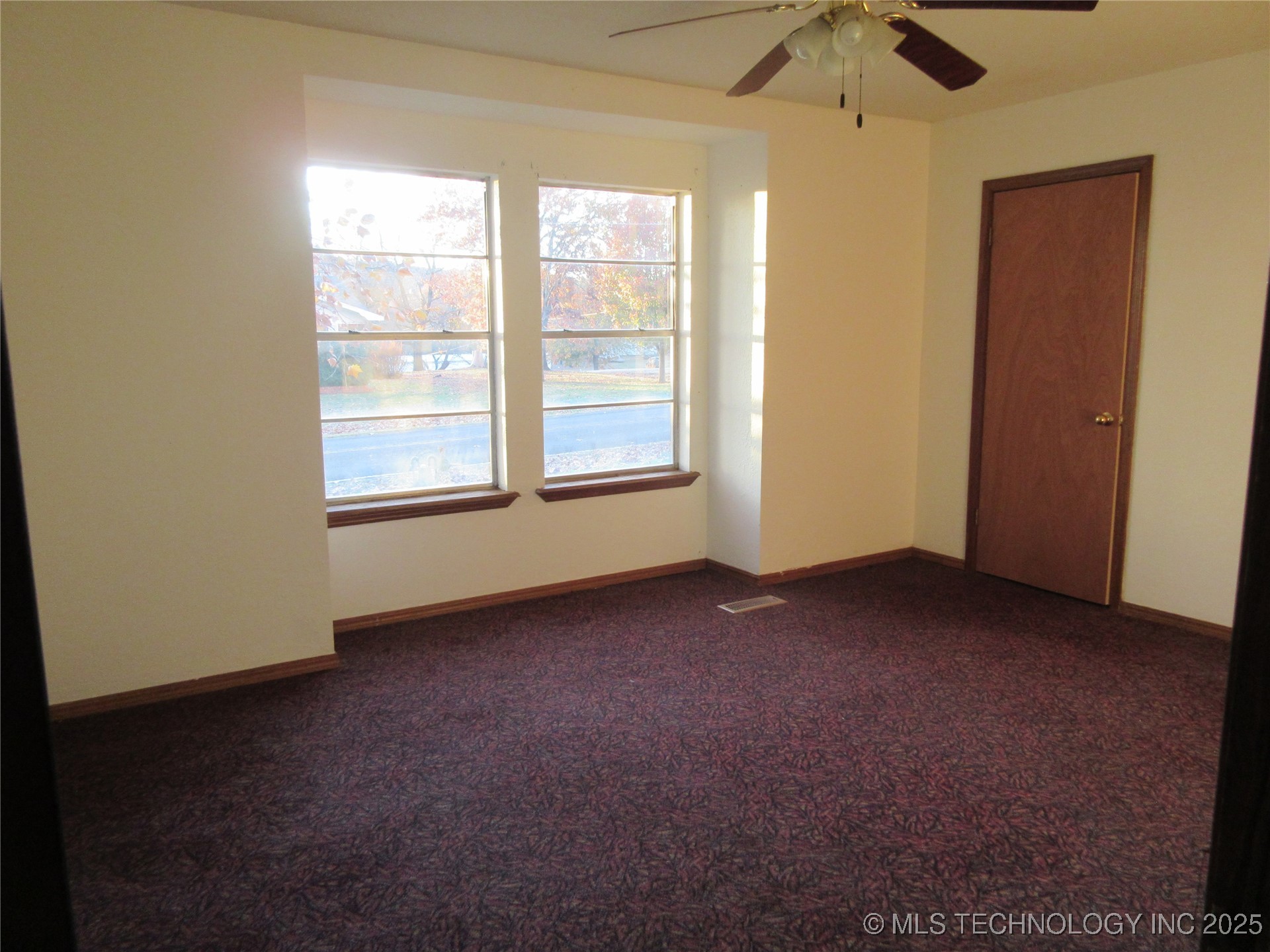 710 N K Street Property Photo 9