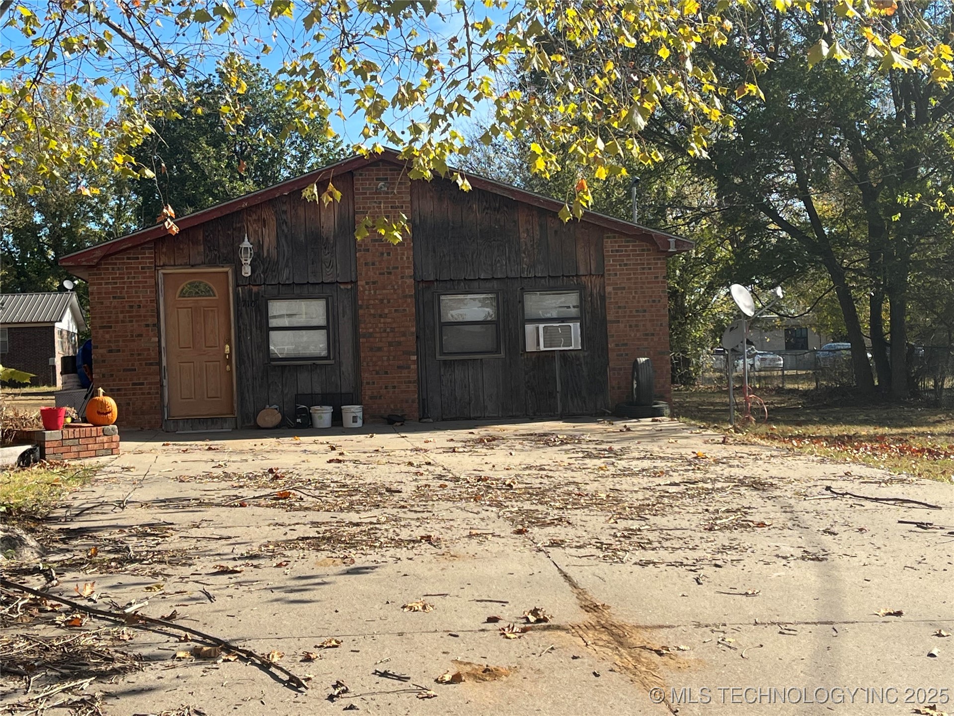 710 N K Street Property Photo 16