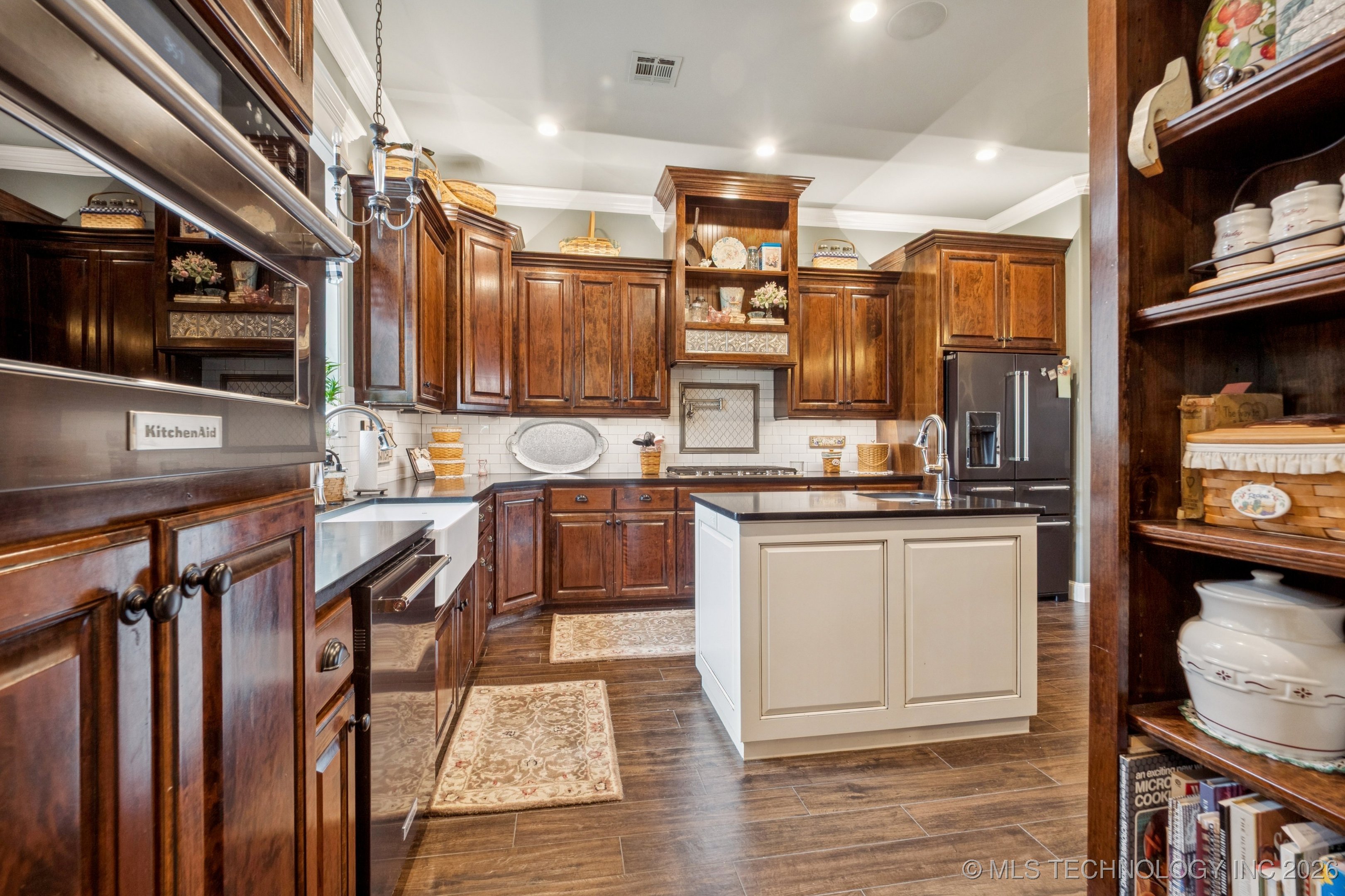 791 Wild Rose Road Property Photo 8