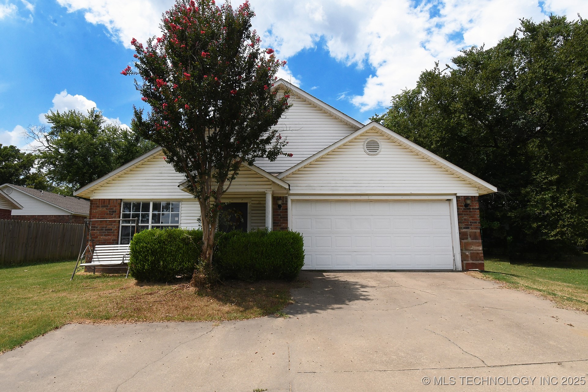 403 N Maple Property Photo 1