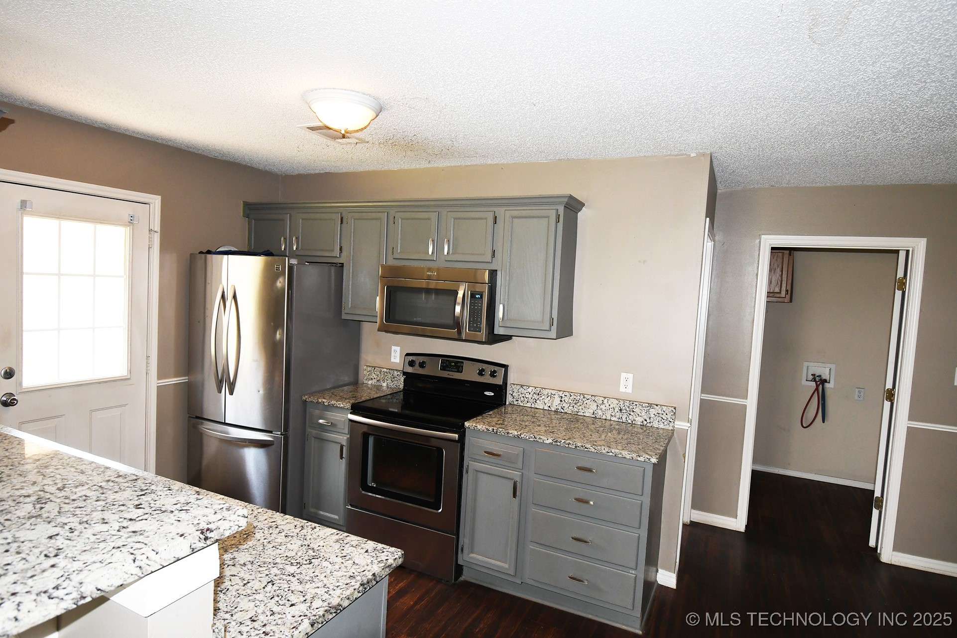 403 N Maple Property Photo 9