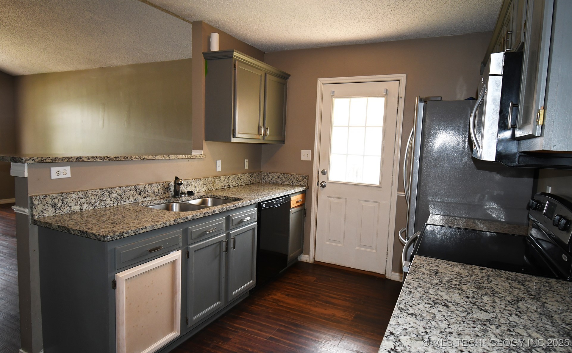 403 N Maple Property Photo 11