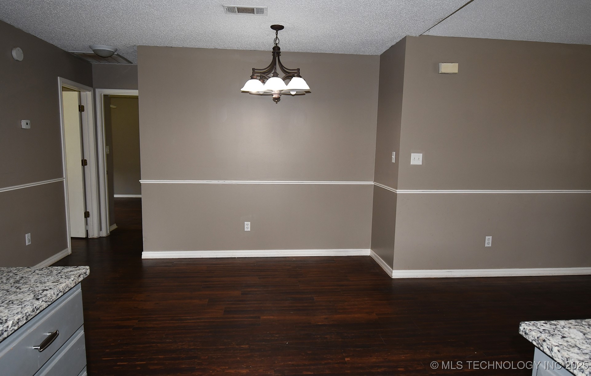 403 N Maple Property Photo 14