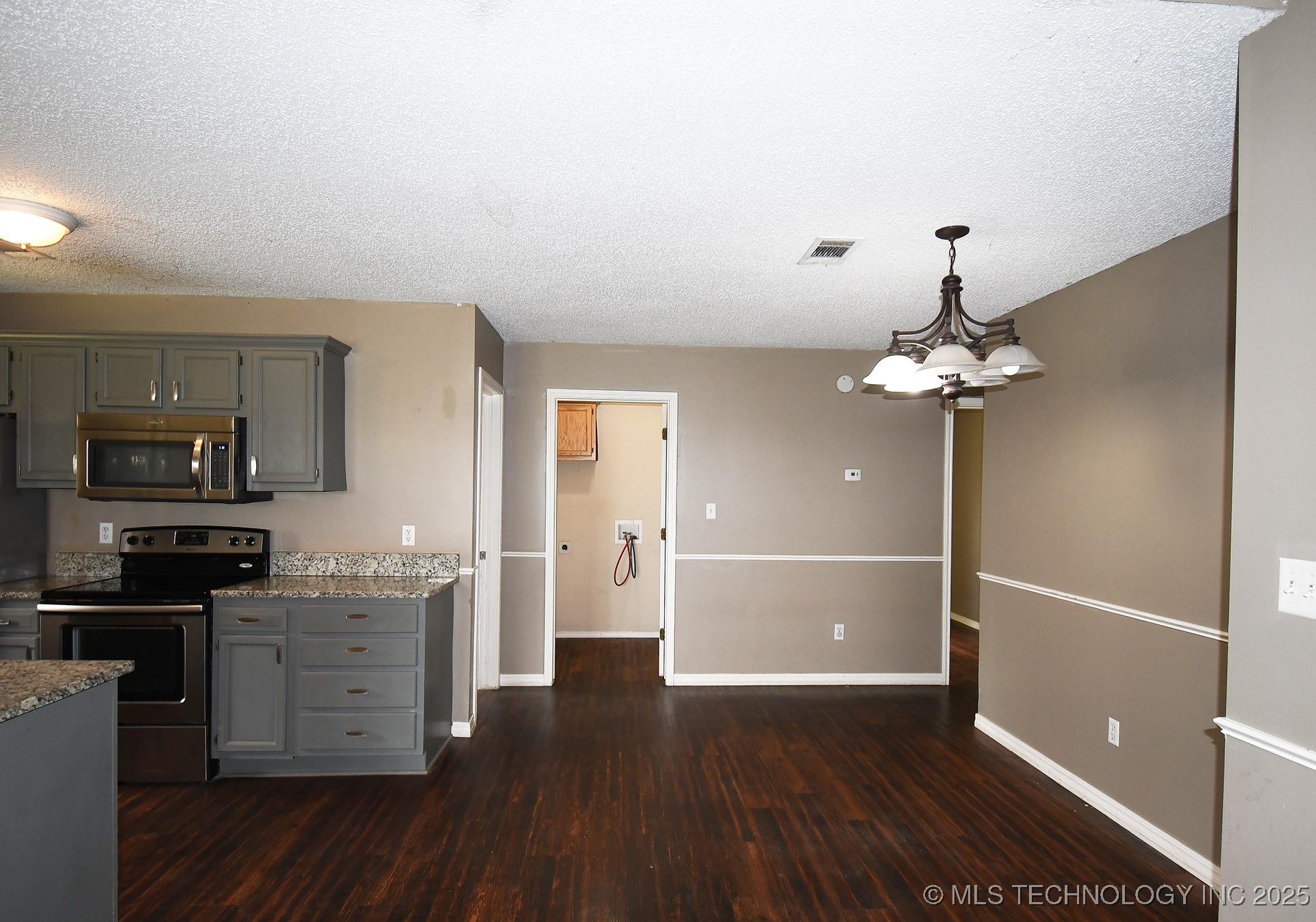 403 N Maple Property Photo 15