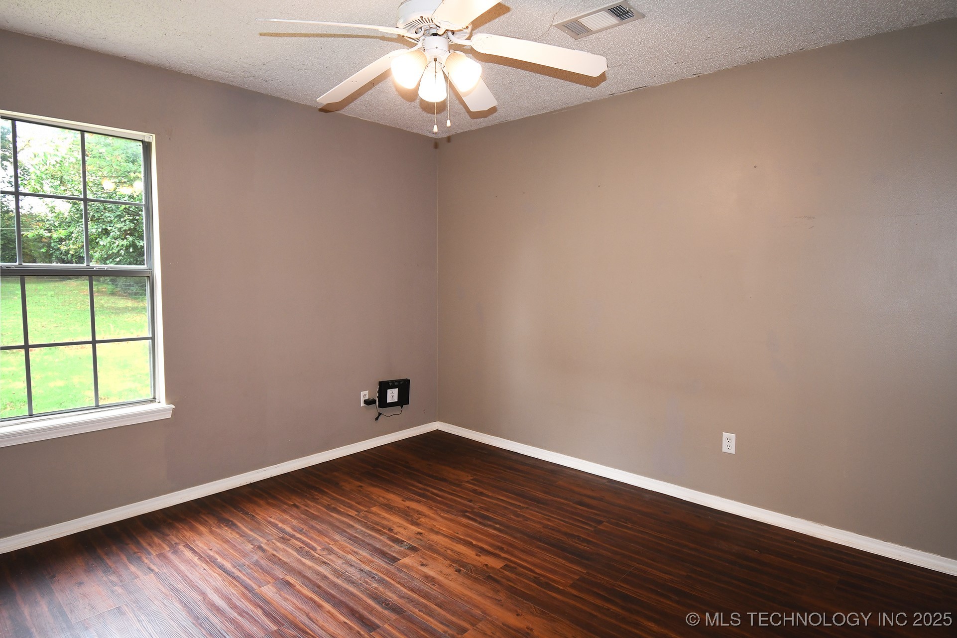 403 N Maple Property Photo 18