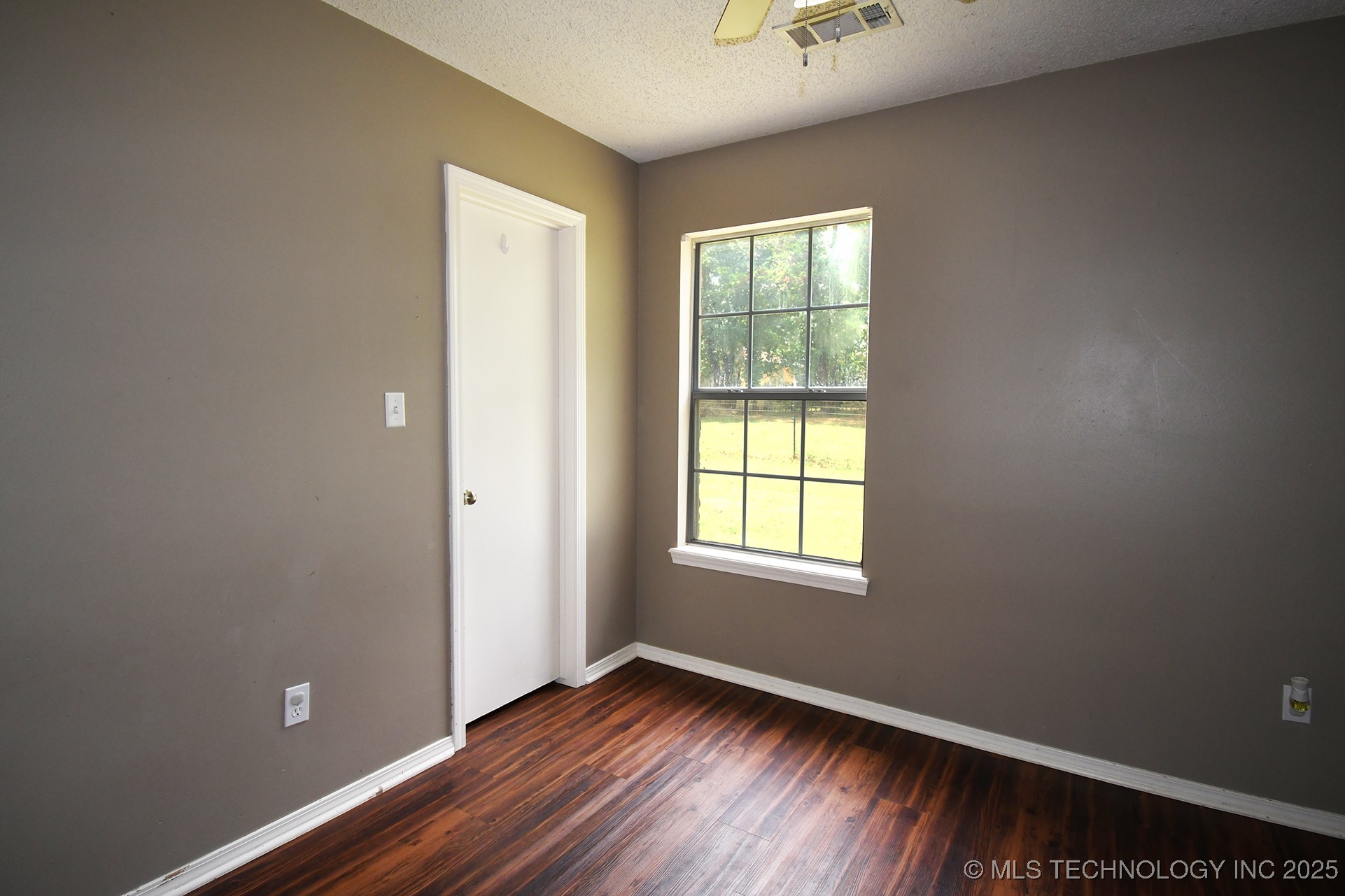 403 N Maple Property Photo 24