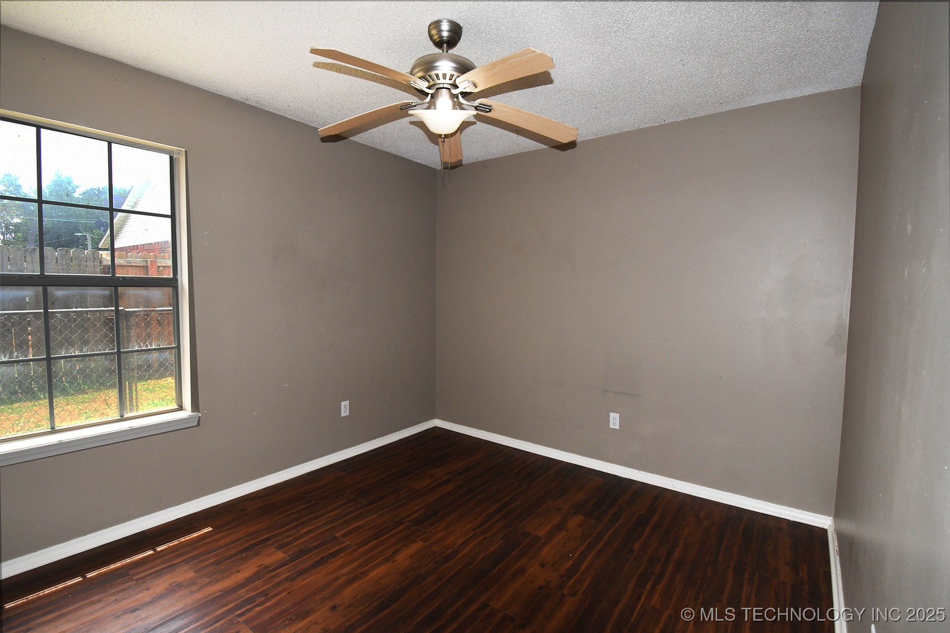 403 N Maple Property Photo 26