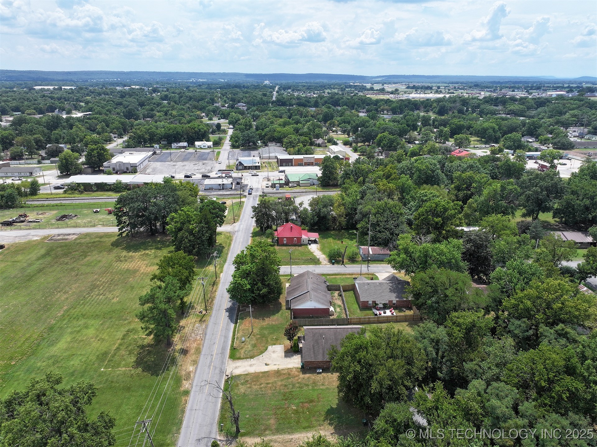 403 N Maple Property Photo 32